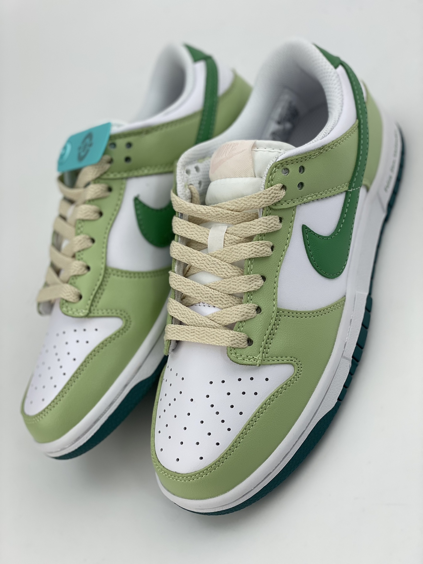 Nike Dunk SB Low Sea Salt Milk Green White FD9911-101