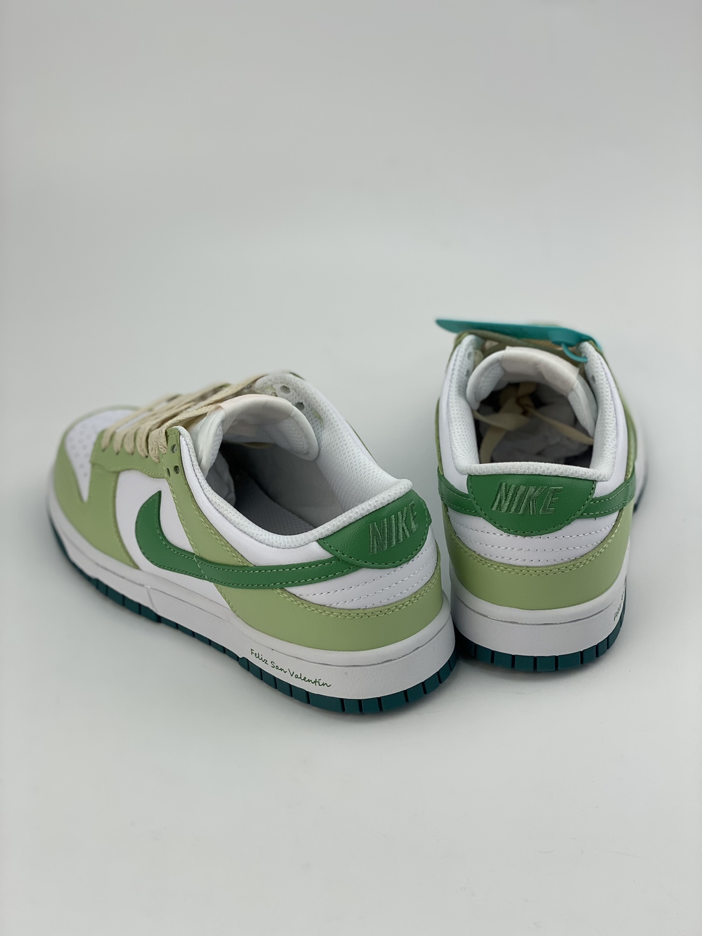 Nike Dunk SB Low Sea Salt Milk Green White FD9911-101