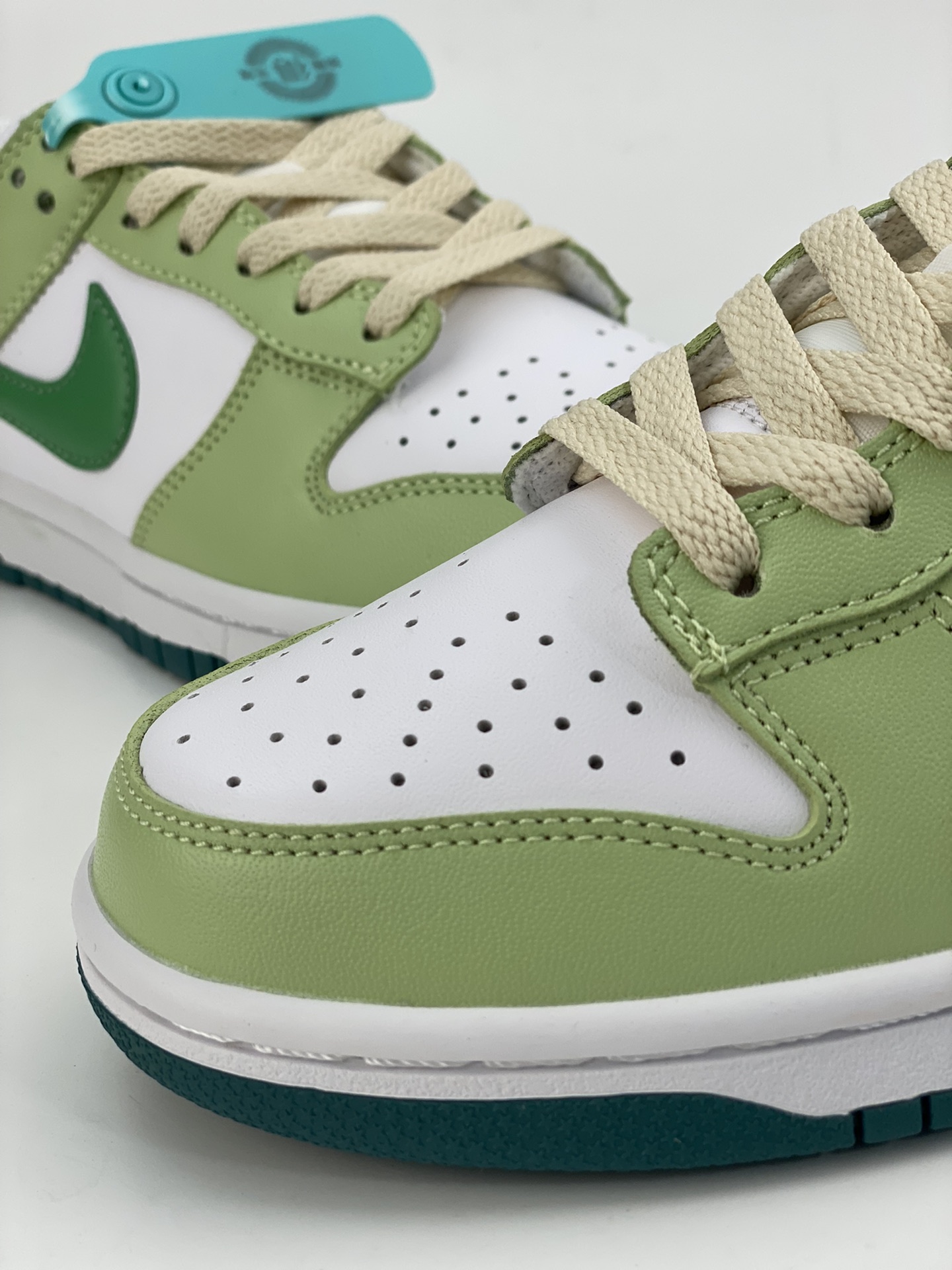 Nike Dunk SB Low Sea Salt Milk Green White FD9911-101