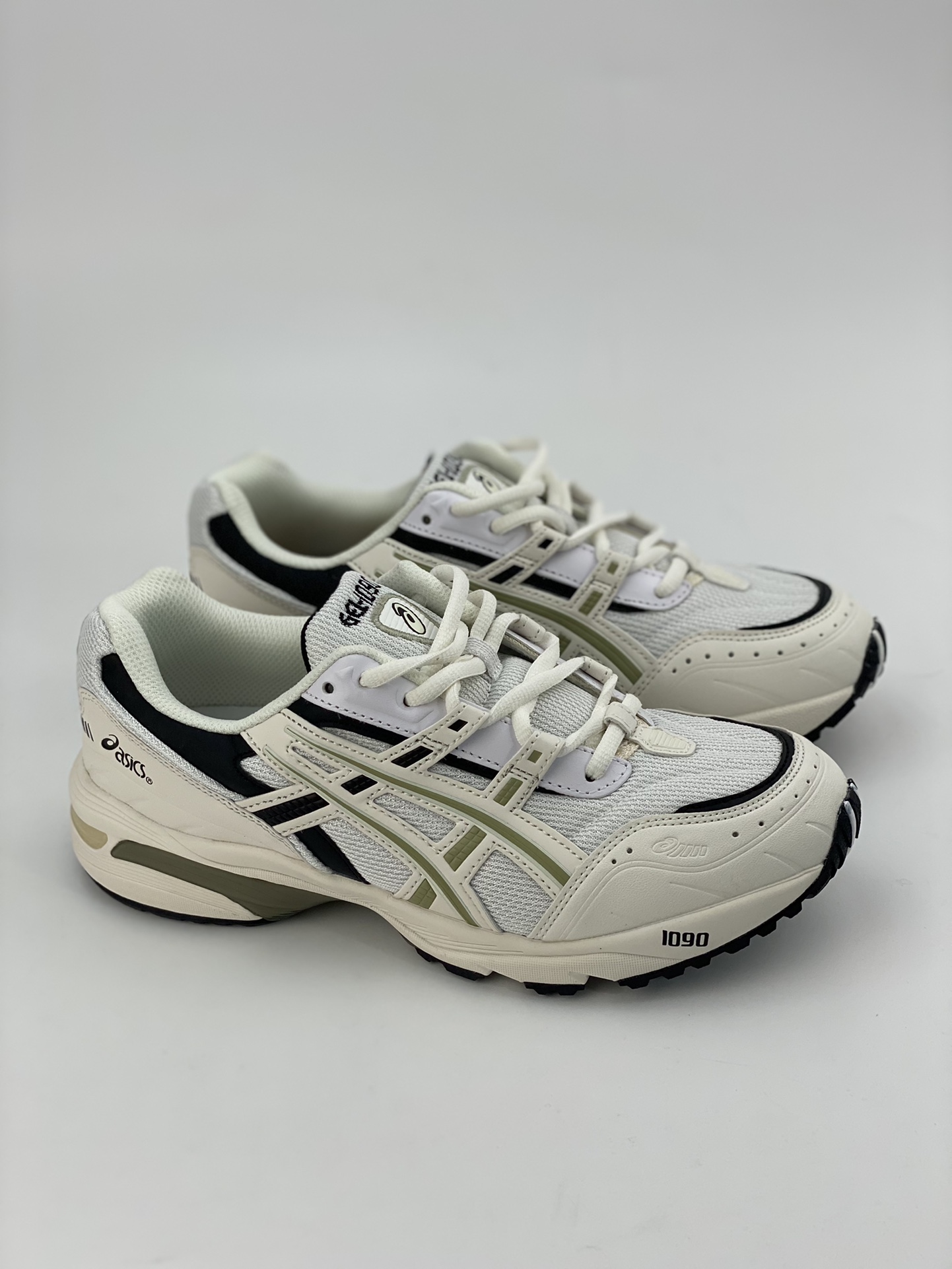 /ASICS Tiger GEL-1090 series uses environmentally friendly space leather, breathable and partially mesh upper material 1203A243-028