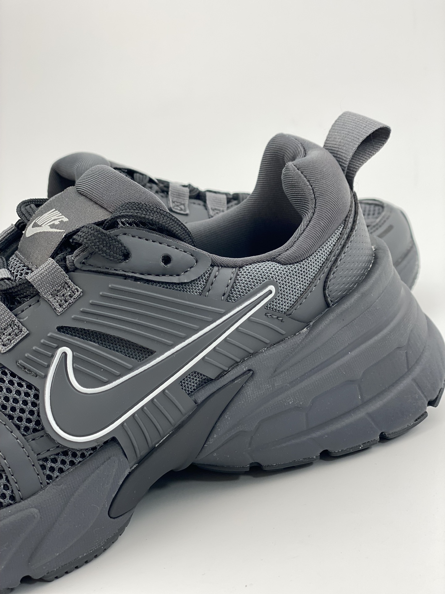 NIKE V2K Runtekk black and gray shock-absorbing anti-slip retro low-top running shoes FD0736-001