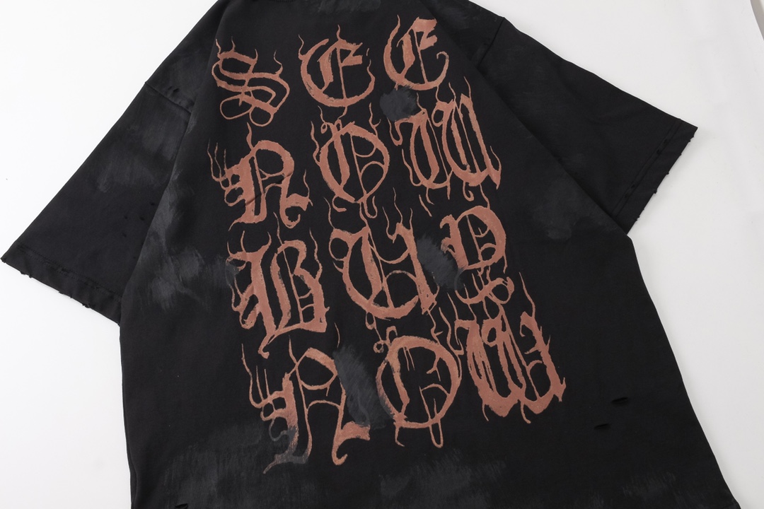 Balenciaga Camiseta de Manga Corta con Logo de Letras Sánscritas Vintage 9 i1687289278 2941 7