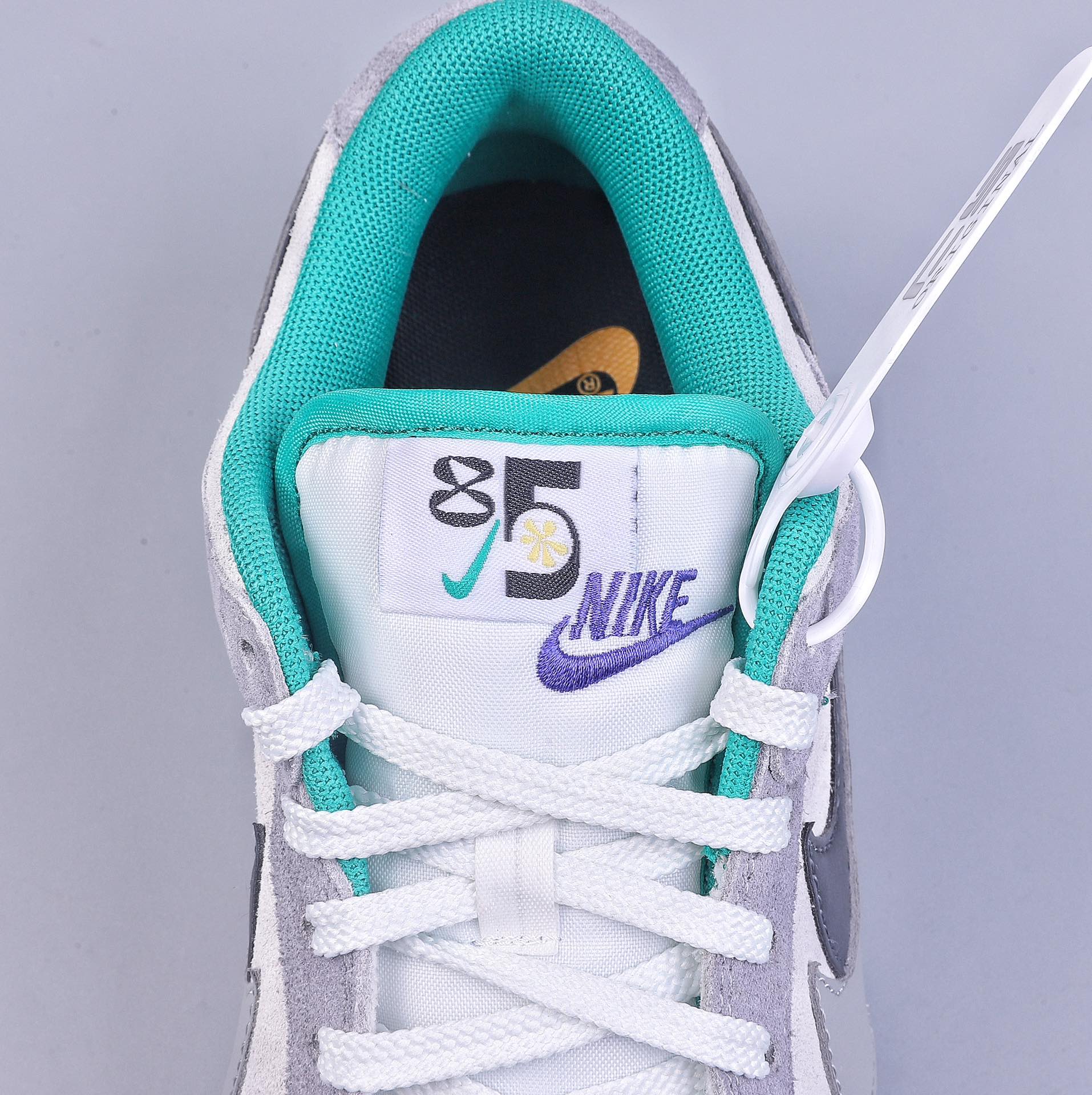 220 CS NIKE SB Dunk 双勾权志龙小雏菊 DO9457-143
