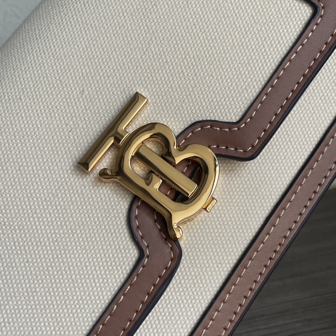 [Burberry Women