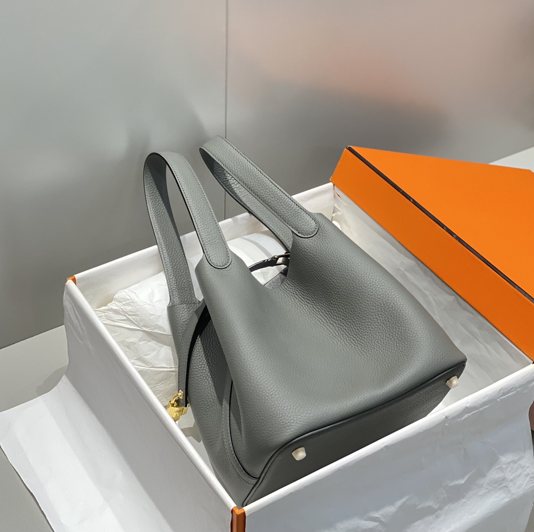 Hermès Picotin Lock 22 Handbag in Cloud Gray, Cowhide Leather, 22 cm 3 i1687320470 8298 2