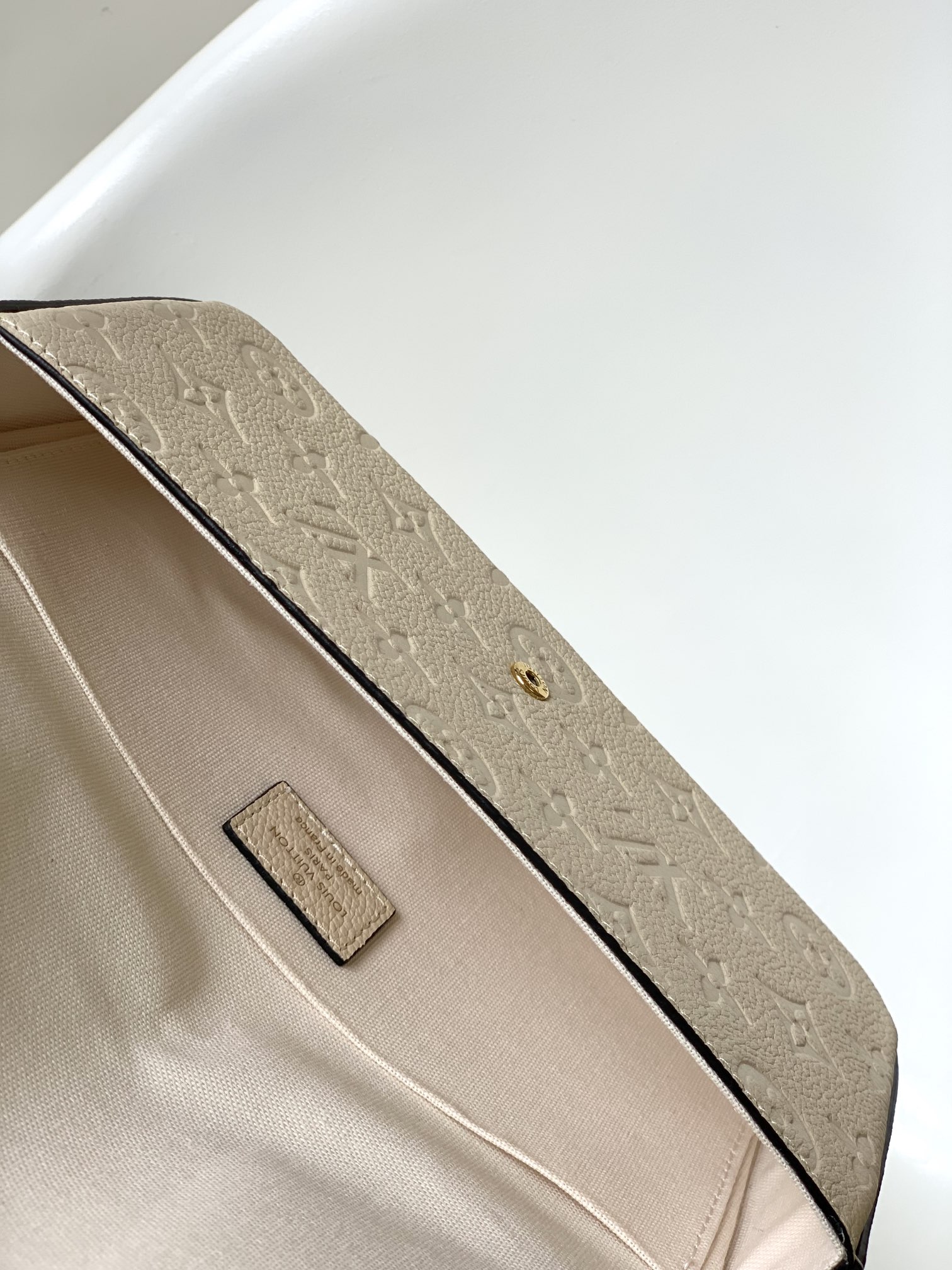 Louis Vuitton Felicie Cream Chain Pochette