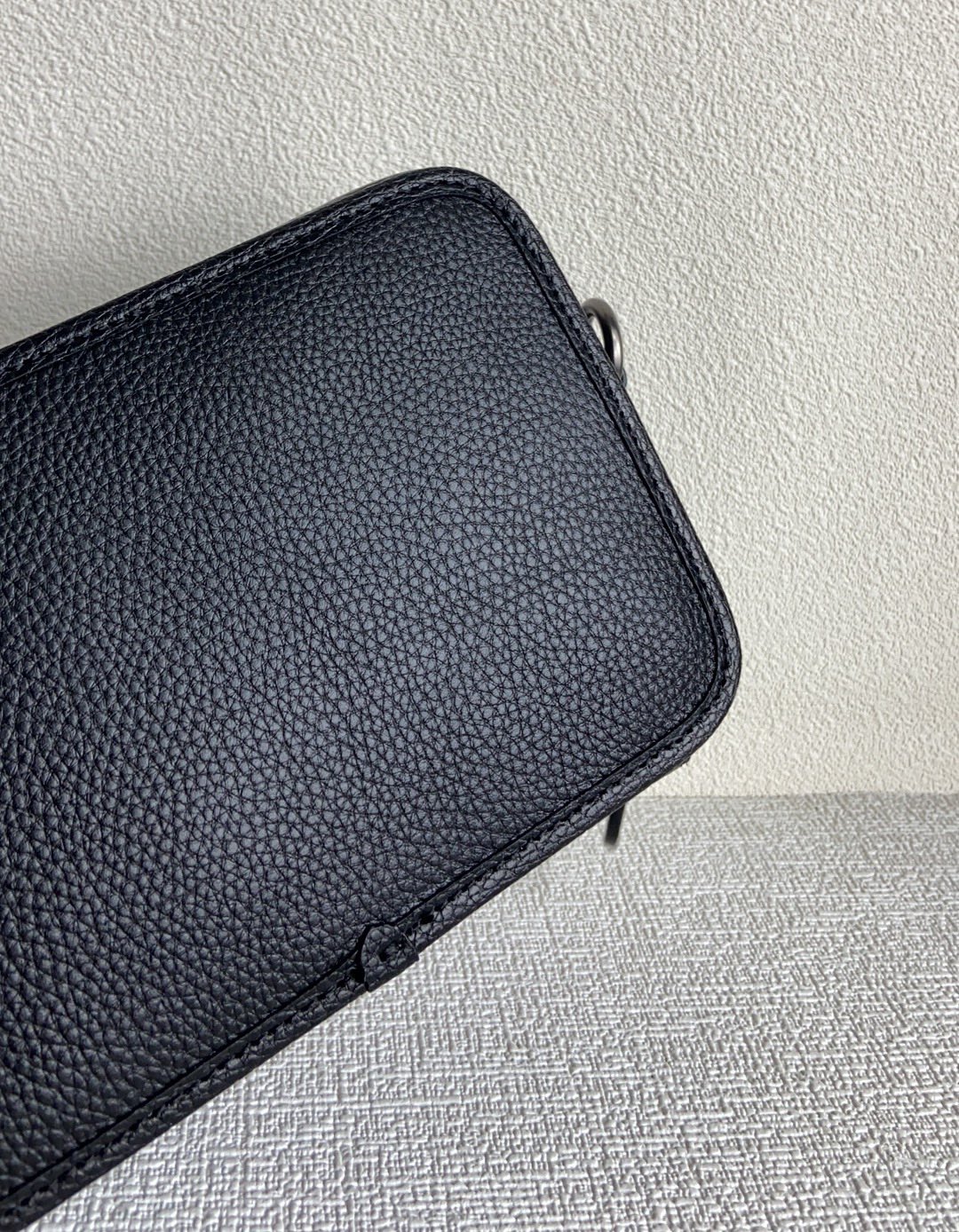 Coach Coach蔻驰新款ce482男士相机包 手拿小方包 全头层牛皮材质 可以单肩斜挎男士相机包 也可以手拿 双拉链非常实用 尺寸 20/13/6