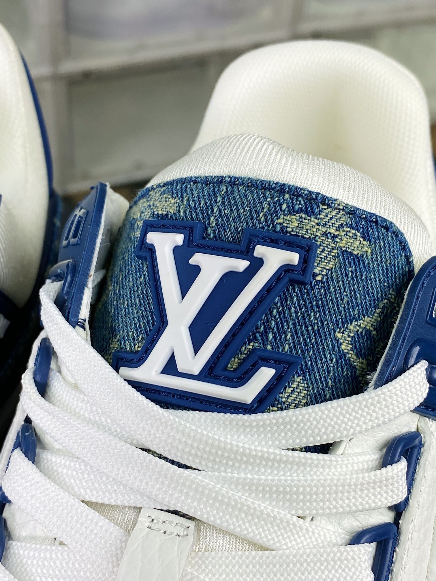 [LV Louis Vuitton] Vuitton Trainer Sneaker Low low-top retro casual sports culture versatile basketball sneakers