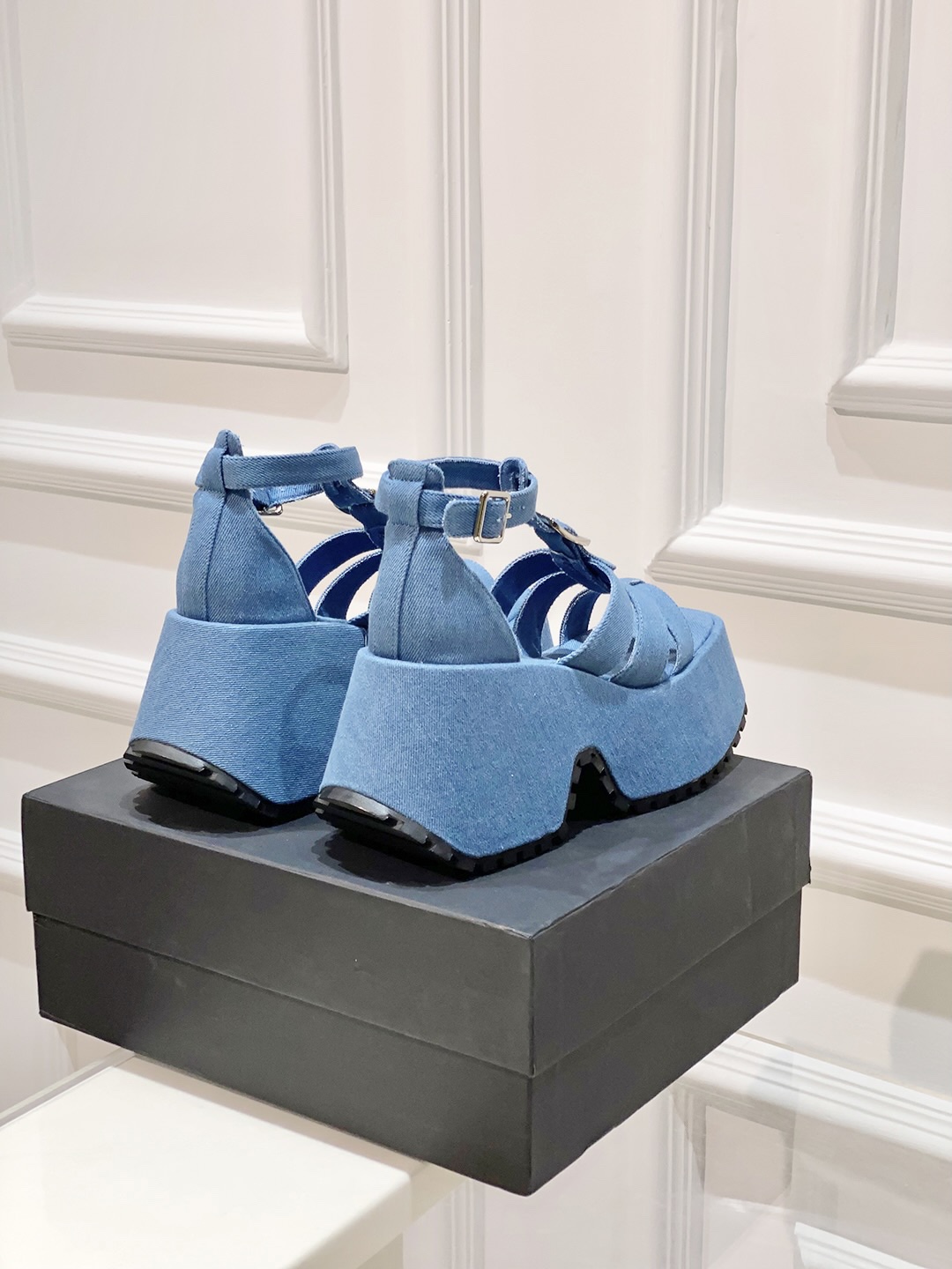 Fashion Trends: Sandal Atmosphere and Knit Design in Footwear Industry - 图片 6