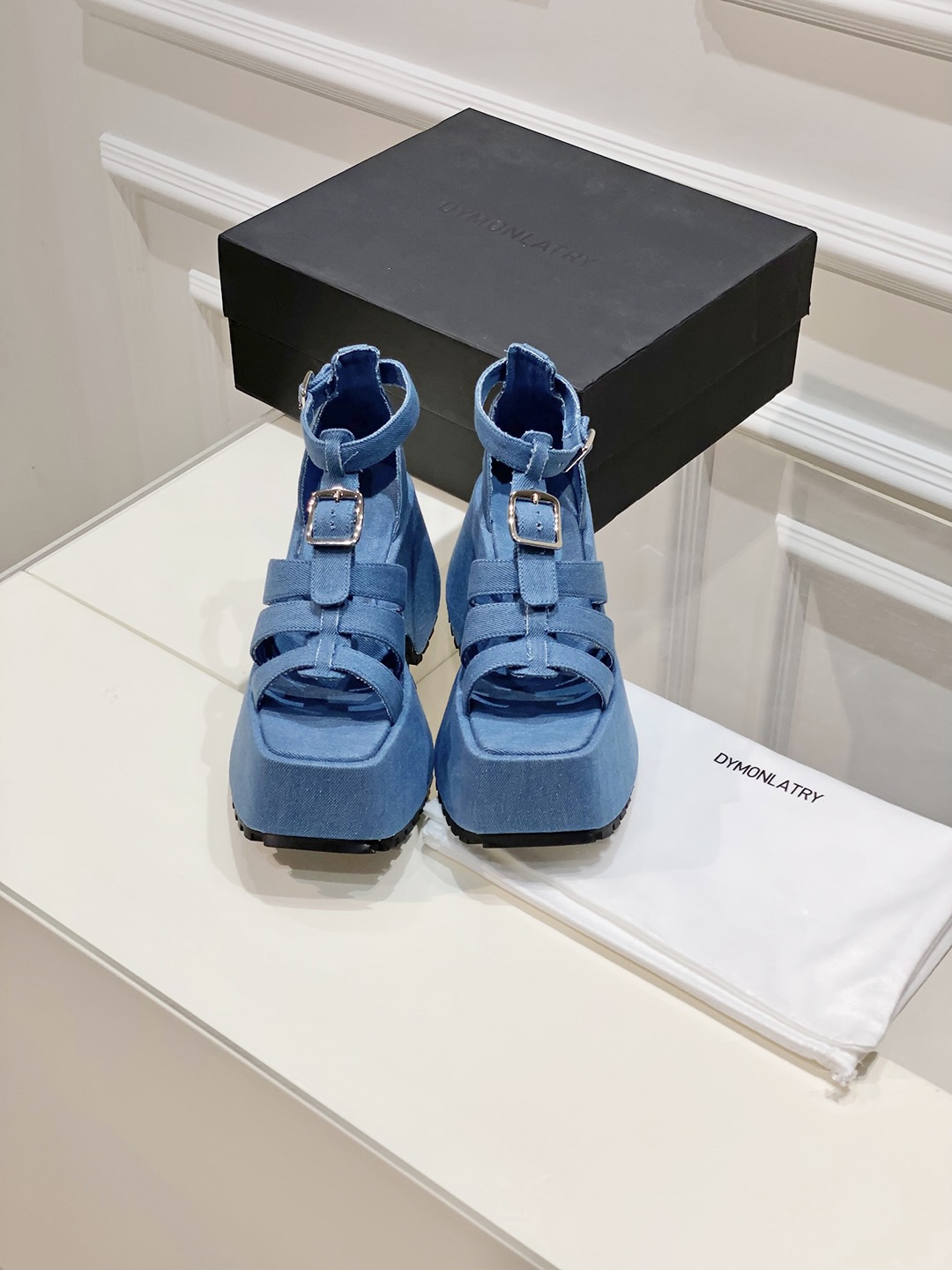 Fashion Trends: Sandal Atmosphere and Knit Design in Footwear Industry - 图片 3