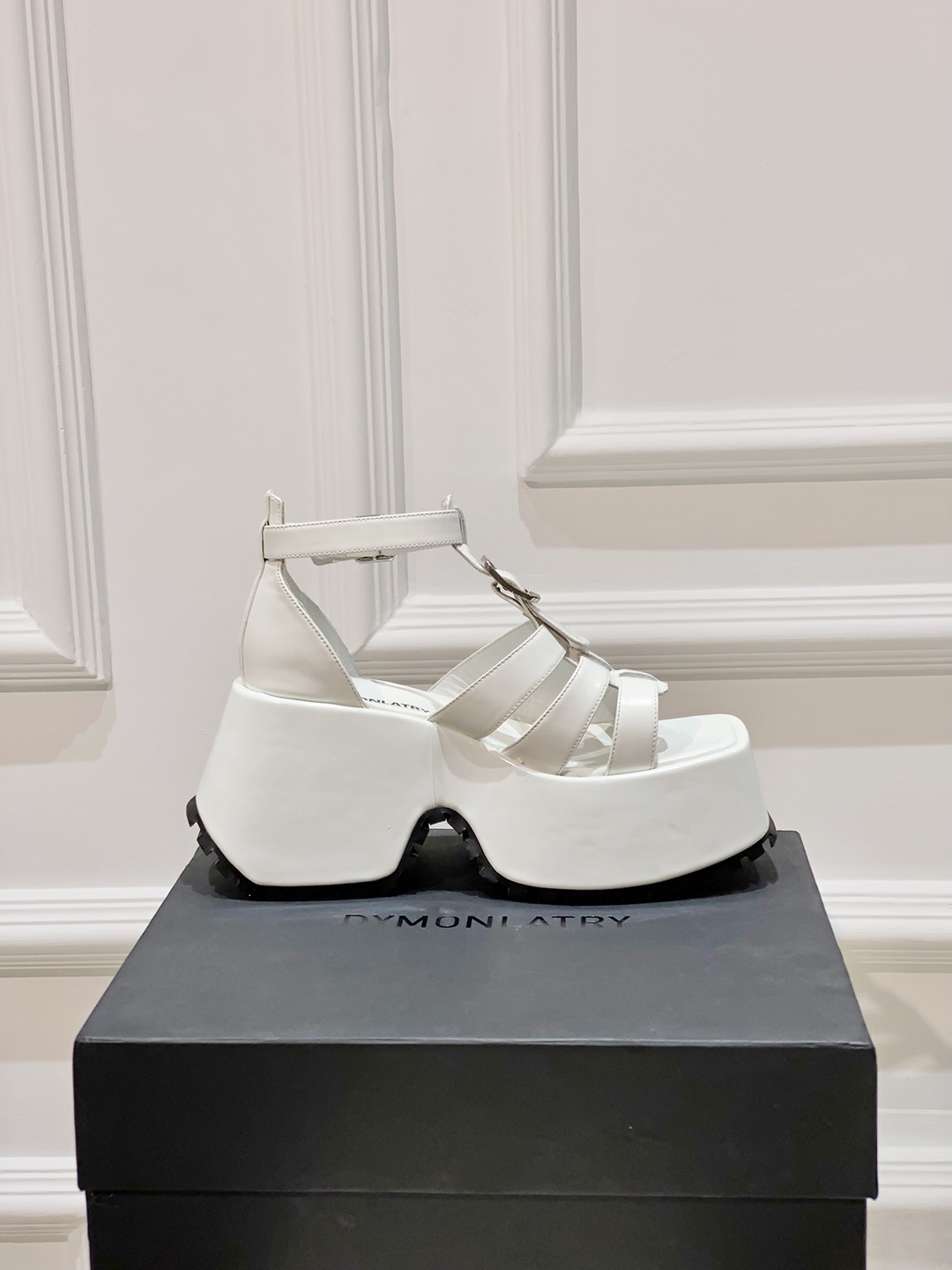 Fashionable Combat Sandals with Thick Atmosphere and Velvet Resistance - 图片 5