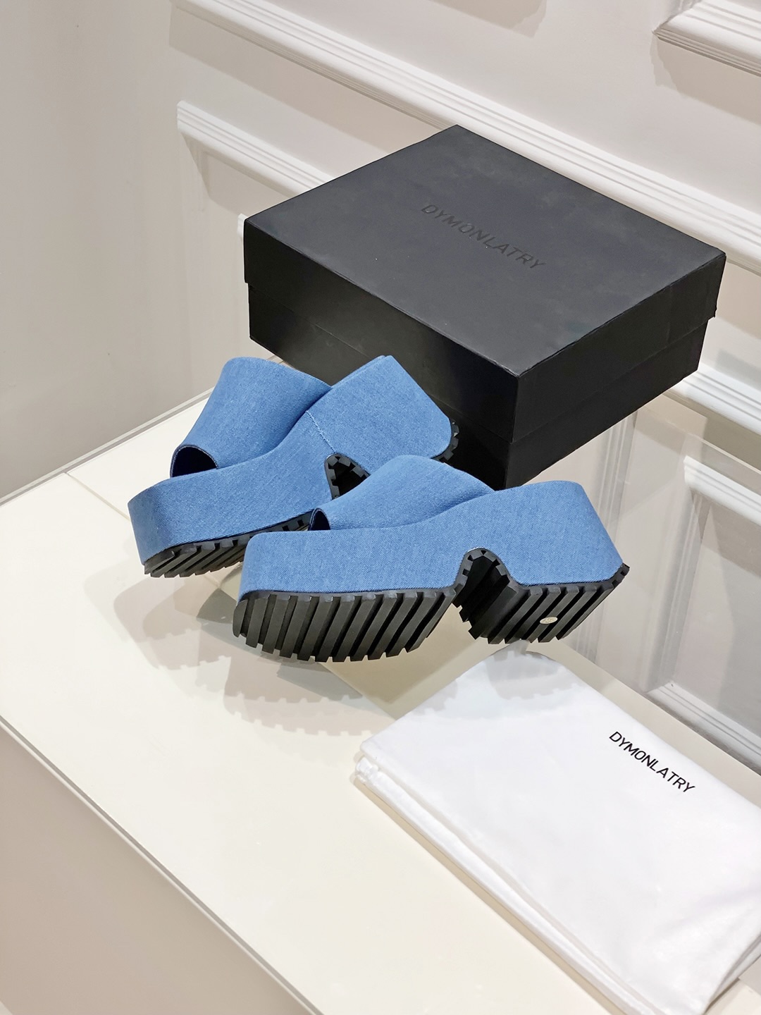 Thick Atmosphere of Sandals in P600 DYMLATY Fashion Trends - 图片 4