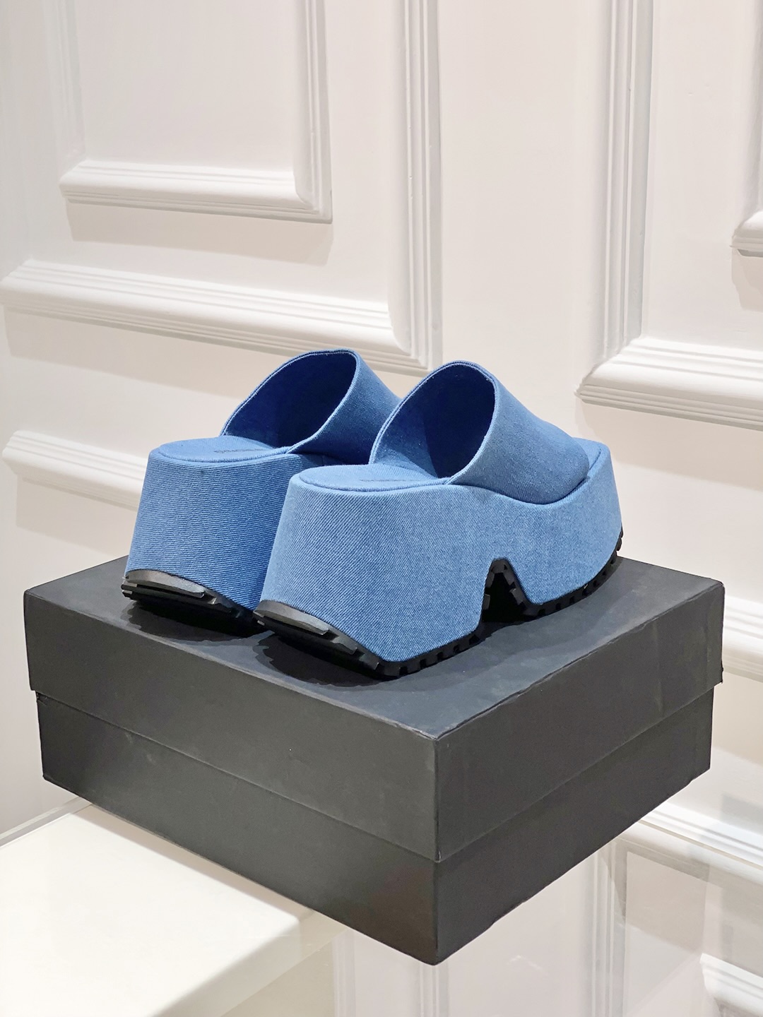Thick Atmosphere of Sandals in P600 DYMLATY Fashion Trends - 图片 6
