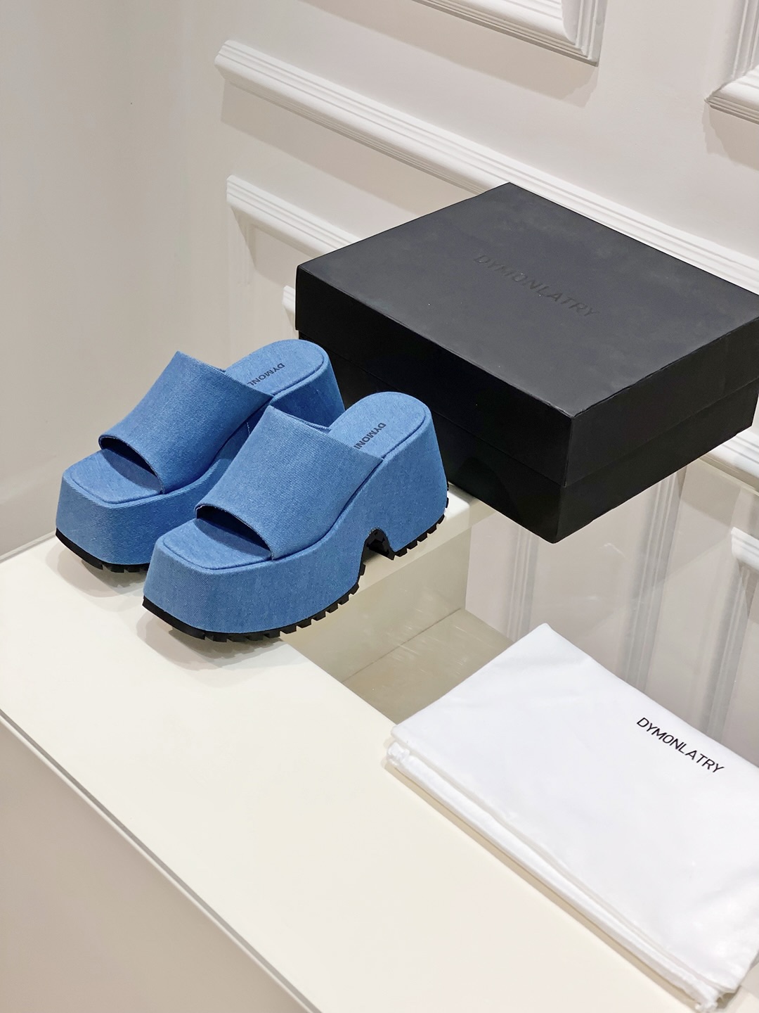 Thick Atmosphere of Sandals in P600 DYMLATY Fashion Trends - 图片 2