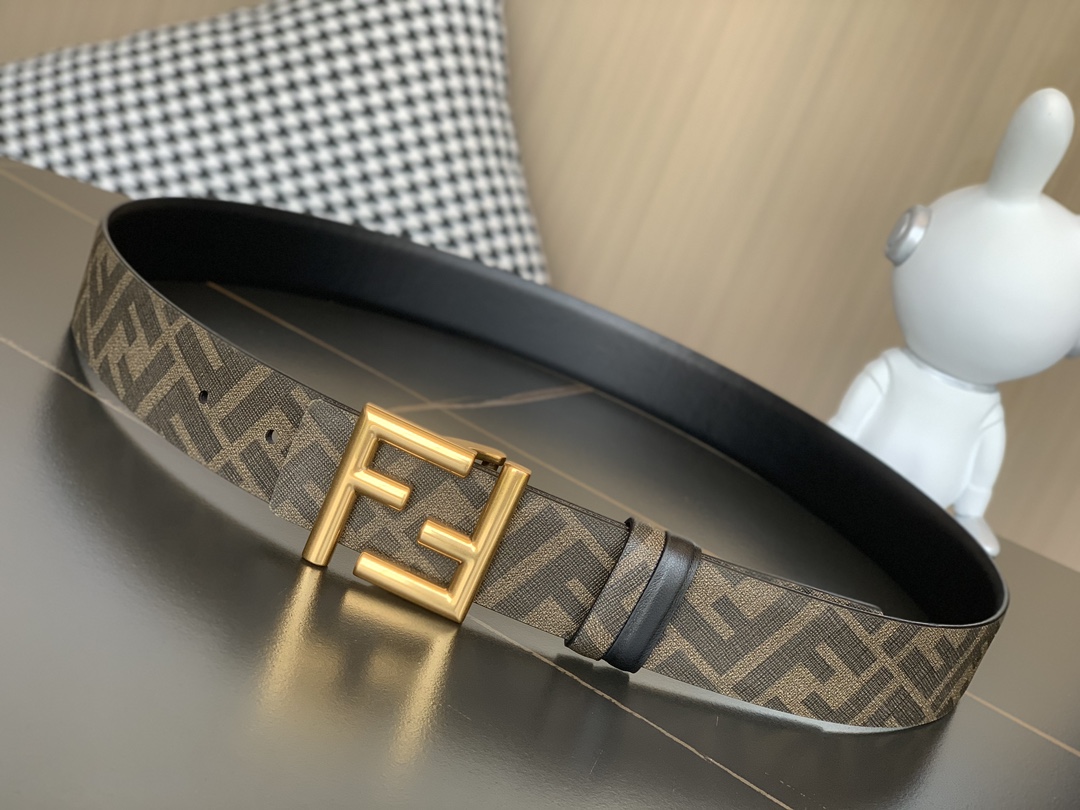 Fendi 同步礼盒 芬迪 FENDI 金双F标志 意大利进口牛皮，BAGUETTE系列 𝟑.𝟓𝐜𝐦宽度，镀钯皮带扣附链扣