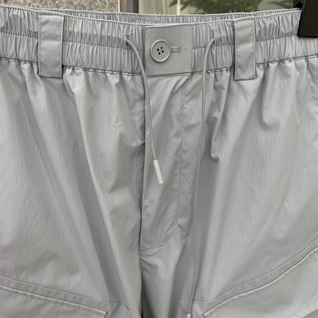 W-0Y-3男士抽绳松紧斜口袋直筒休闲长裤此款大兜裤属性今年服前一亮的单品采用的是高密度塔丝隆面料轻薄防