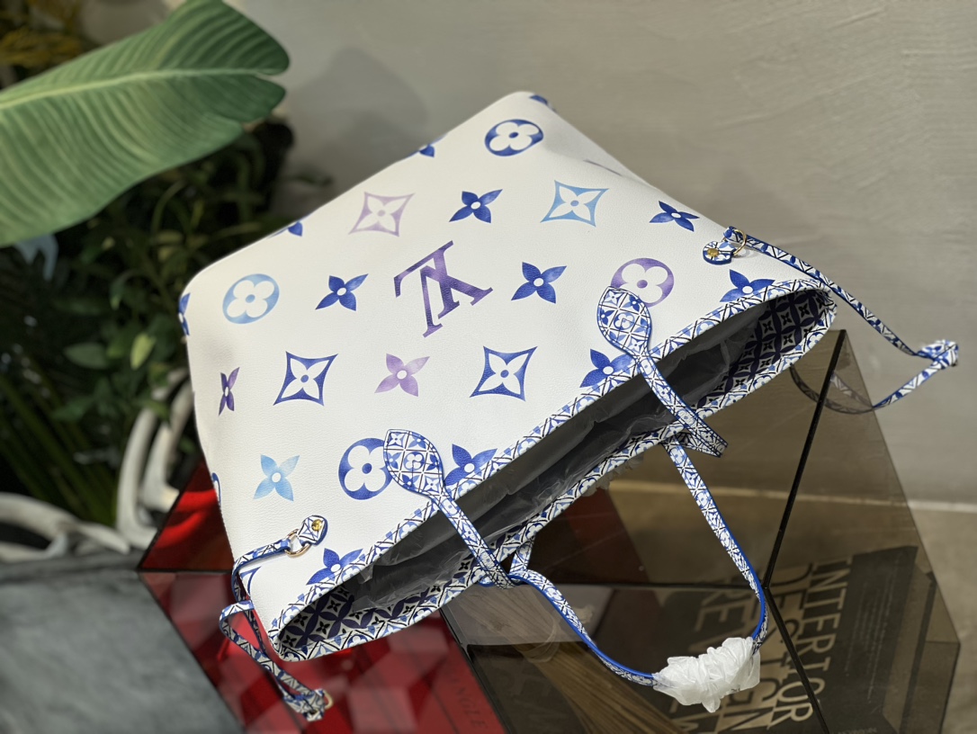 Louis Vuitton Luxury Handbag Collection 5