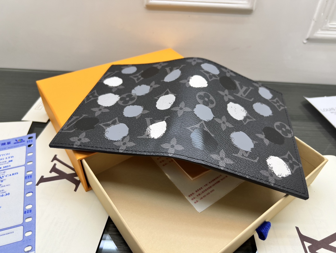 Passport holder in different colors