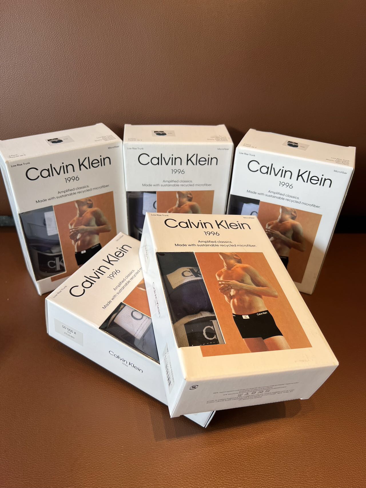 三条一盒【CK96系列】3.4cm弹力腰带舒适不勒。亮眼醒目CK标志，潮流花样，不单调。轻薄细滑面料。顺