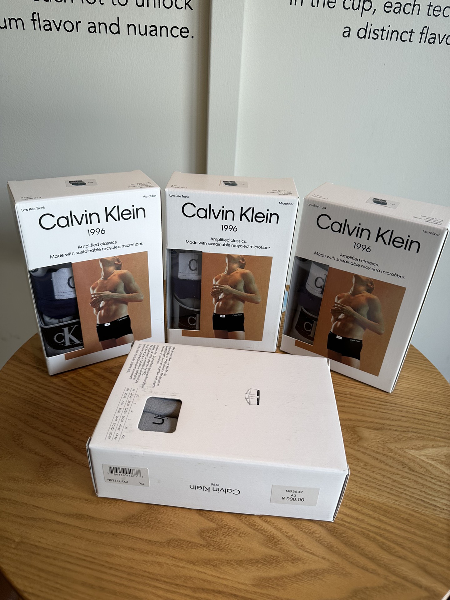 三条一盒【CK96系列】3.4cm弹力腰带舒适不勒。亮眼醒目CK标志，潮流花样，不单调。轻薄细滑面料。顺