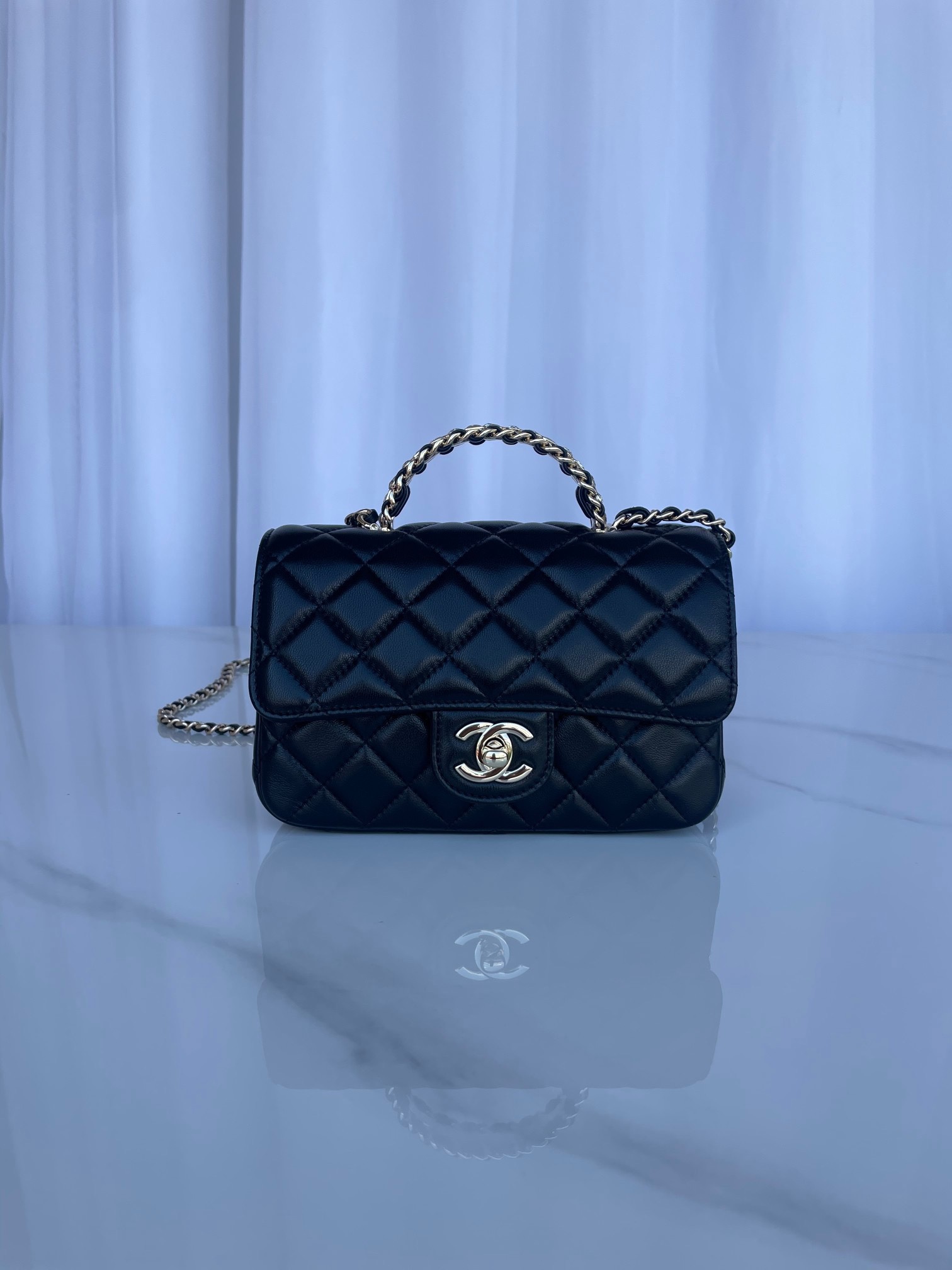 Marca: Chanel Modelo: AS4140 Descripción: Calidad original, obra clásica, vanguardia de elegancia y estilo, una nobleza…