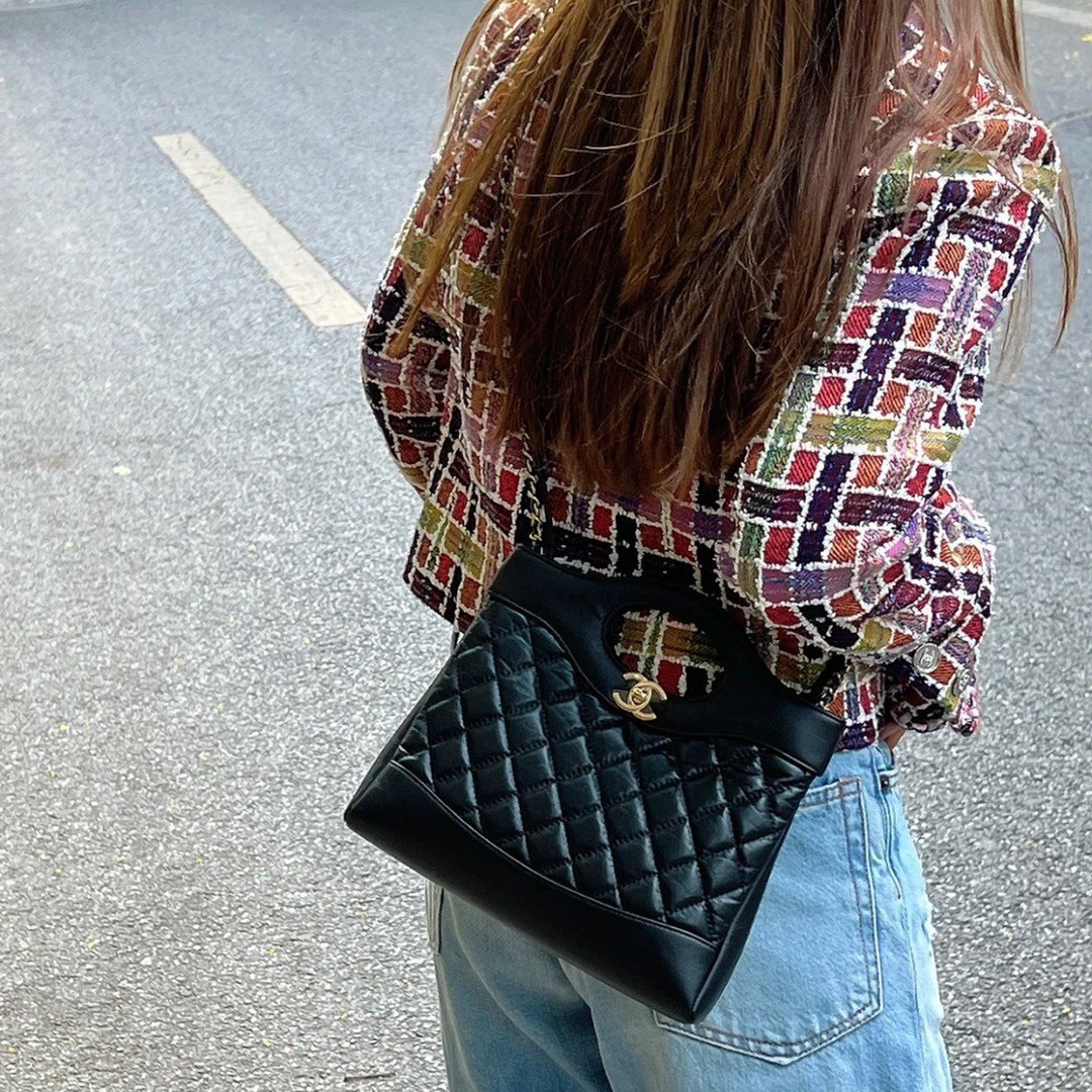El caballo oscuro de esta temporada 🐎 El modelo más popular no es otro que el 31 bag