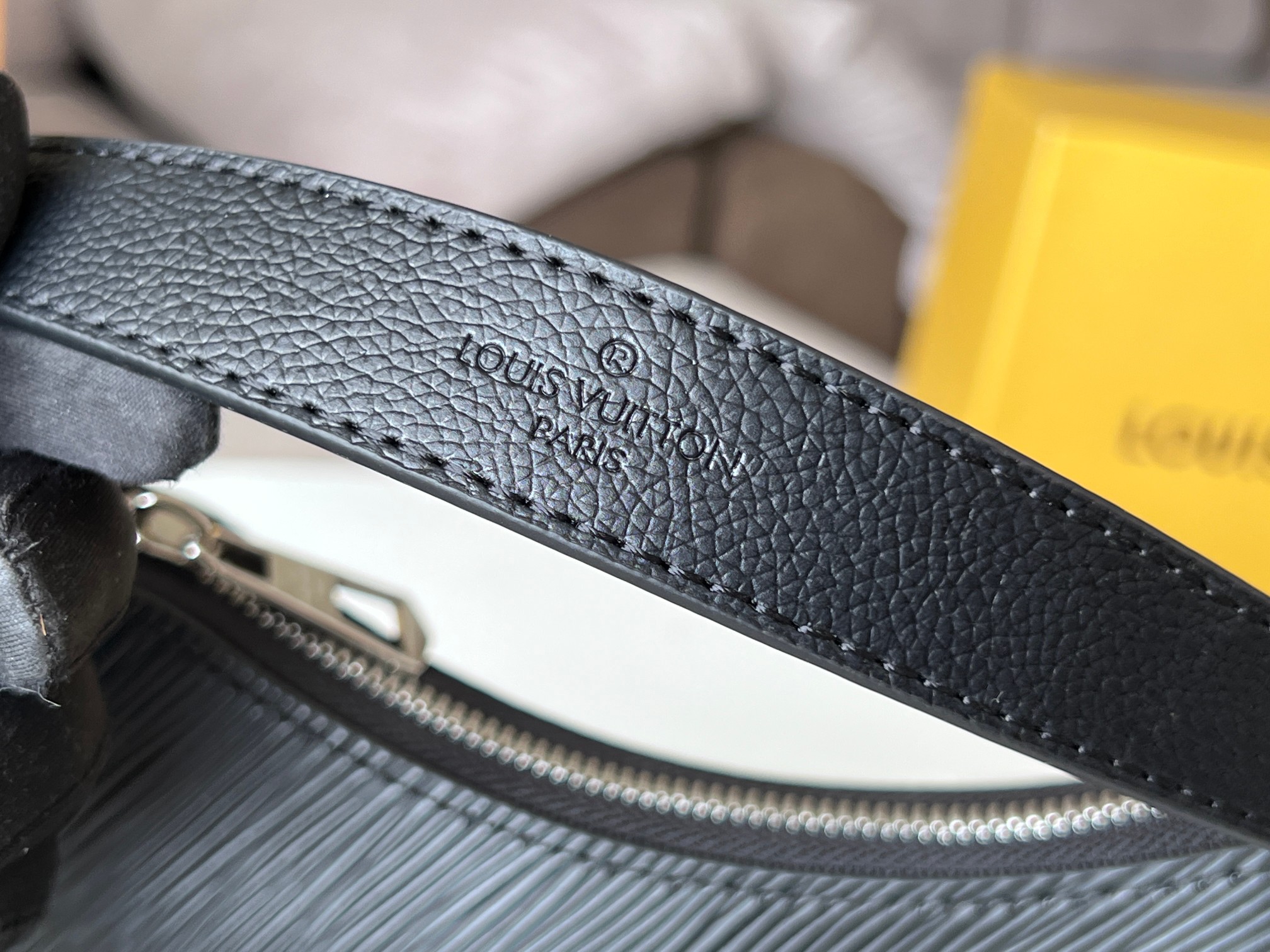 NO:201093,New models are here!  M20998 black Marellini handbags are made of Louis Vuitton's iconic Ei leather, LV [top original list], louis vuitton, louis vuitton19860909新款到！M20998黑色 Marellini 手袋选用路易威登标志性的 Ei 皮革,,LV【顶级原单】,louis vuitton,louis vuitton,Bag