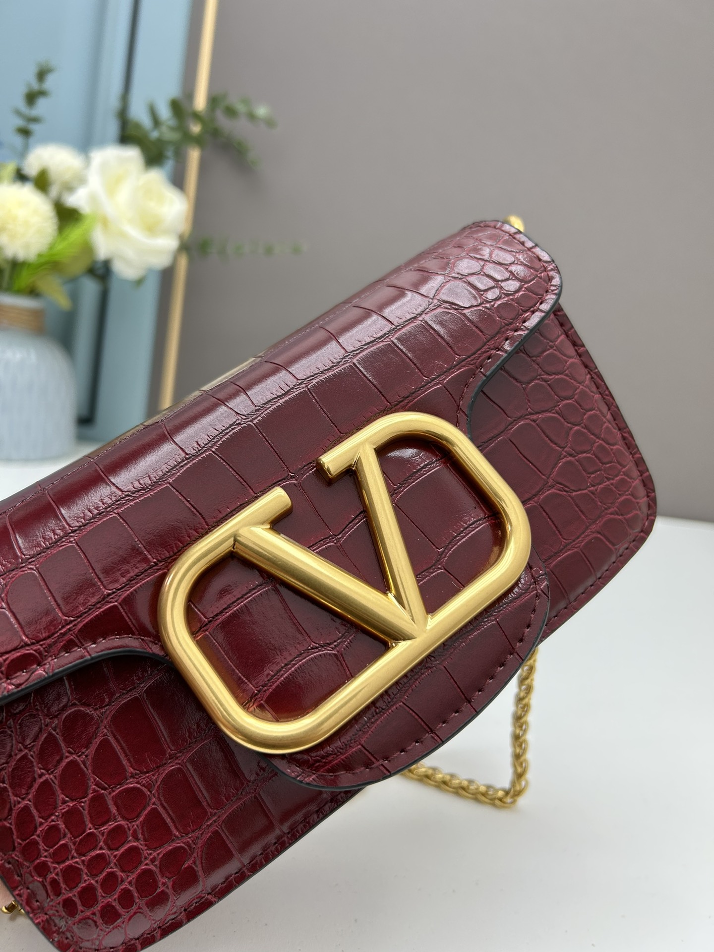 400 VALENTINO MINI LOCò VLogo Signature金色五金扣装饰进口牛皮加鳄鱼纹