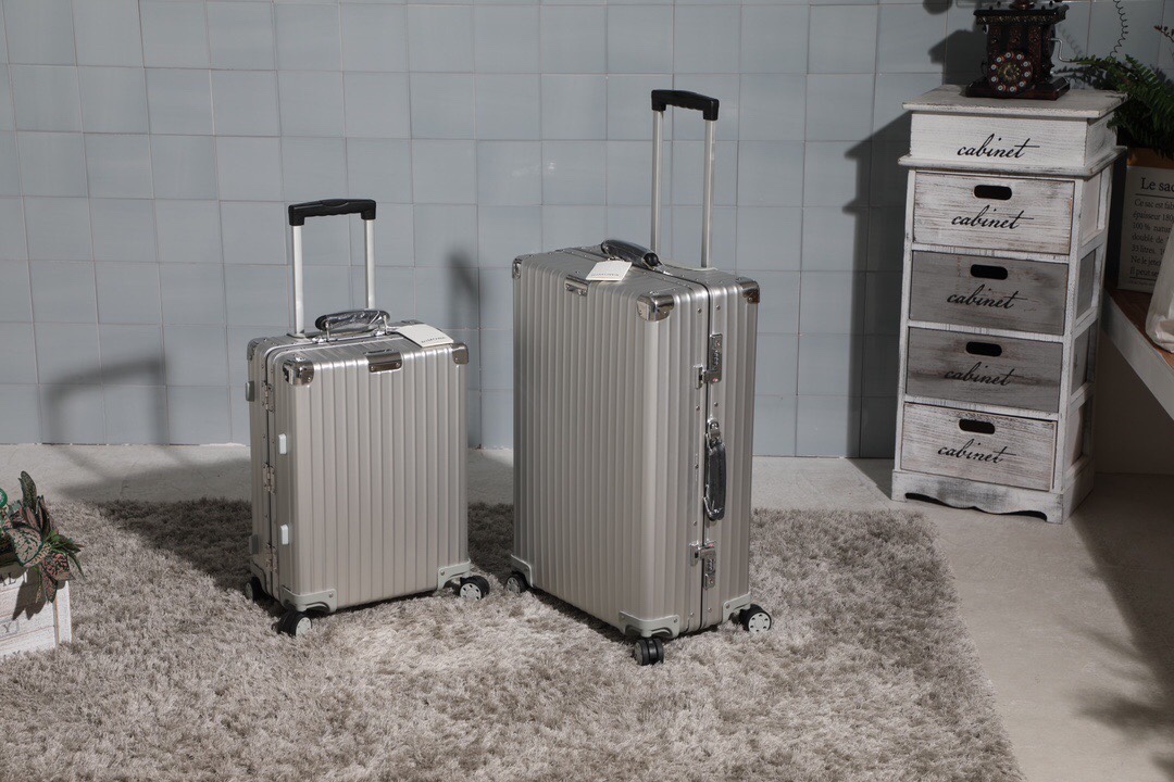 972///// rimowa zp logo// M 50 Tsa/ 20 55×20×40 24 71×26×47 28 79×27×52cm Novità