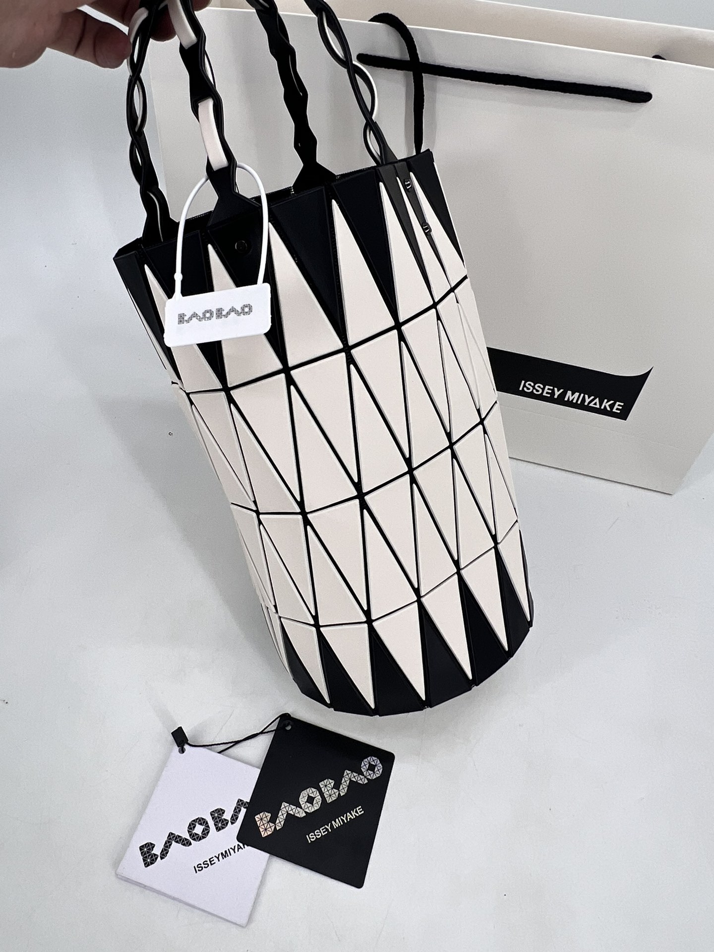 Issey Miyake ～三宅一生 8月新款 菜篮子大小号