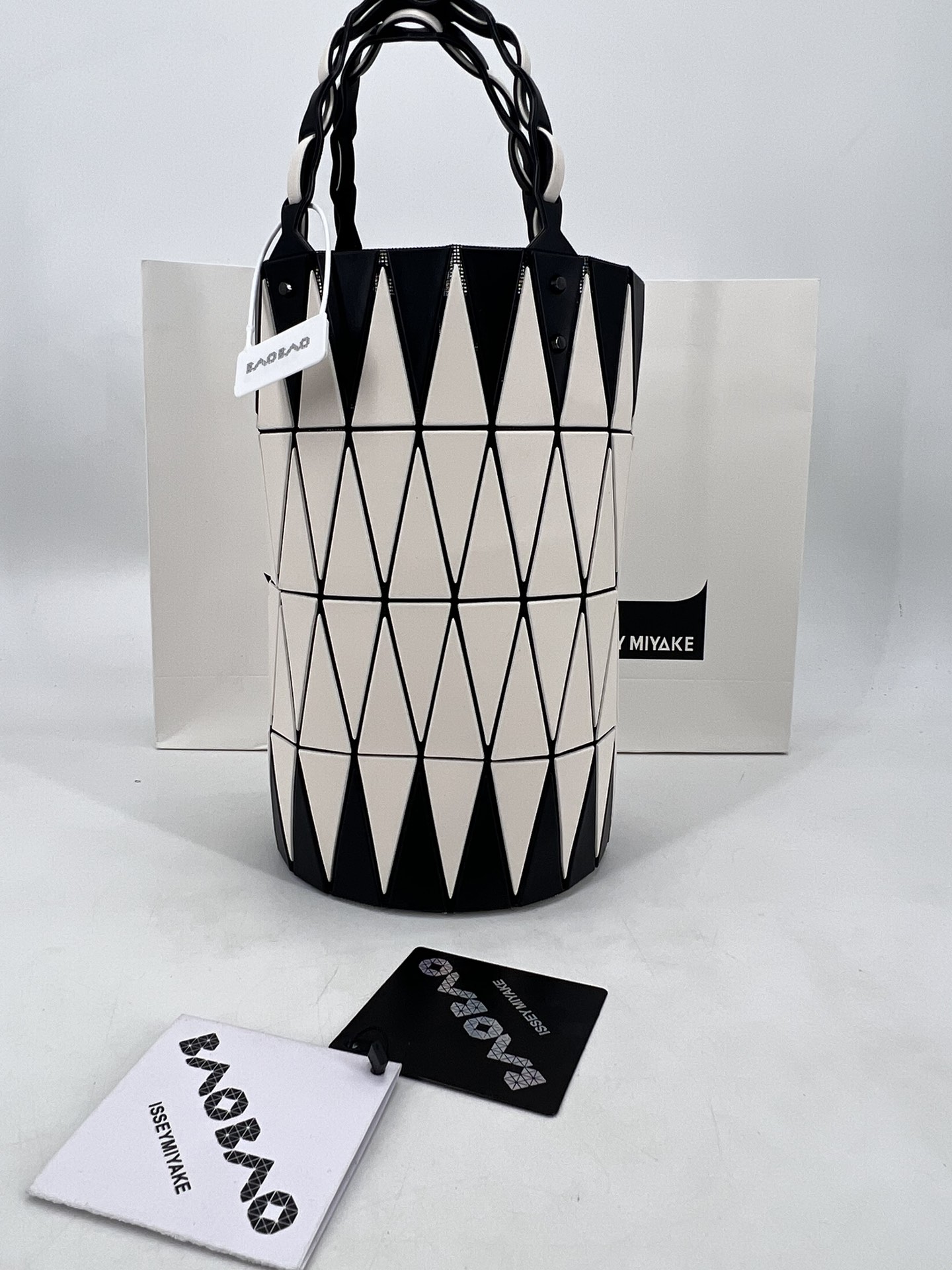Issey Miyake ～三宅一生 8月新款 菜篮子大小号