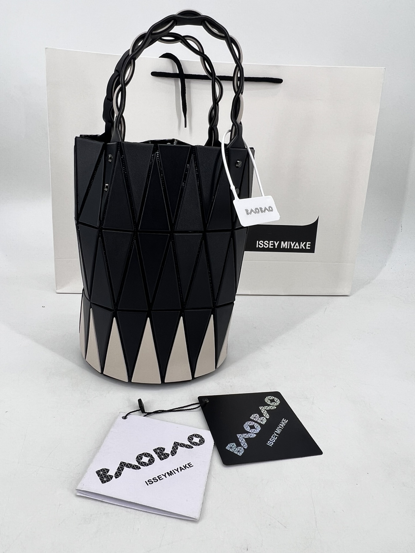 Issey Miyake ～三宅一生 8月新款 菜篮子大小号