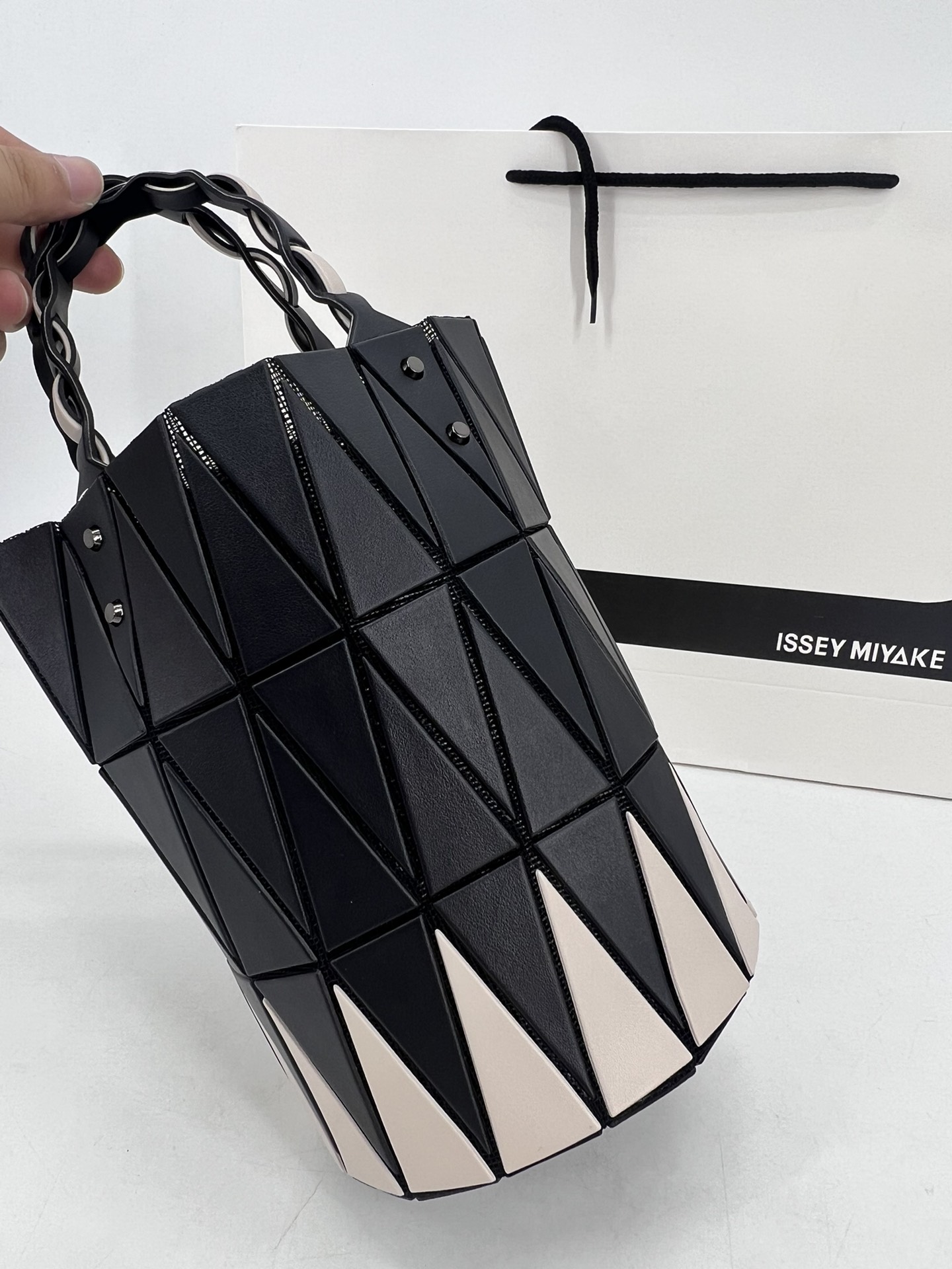Issey Miyake ～三宅一生 8月新款 菜篮子大小号