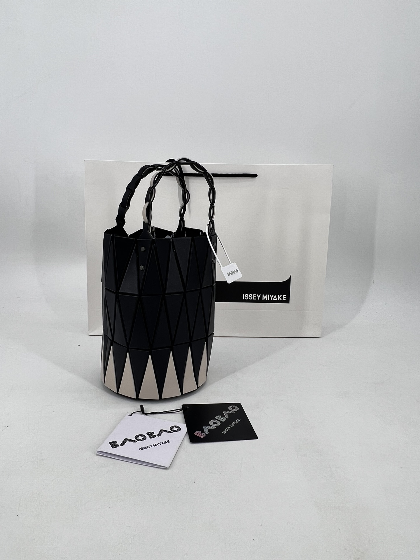 Issey Miyake ～三宅一生 8月新款 菜篮子大小号