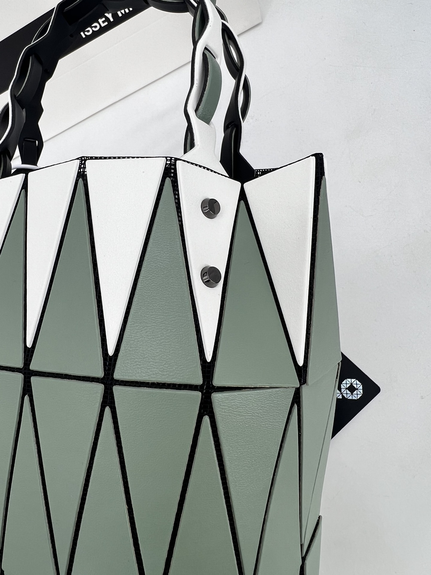 Issey Miyake ～三宅一生 8月新款 菜篮子大小号