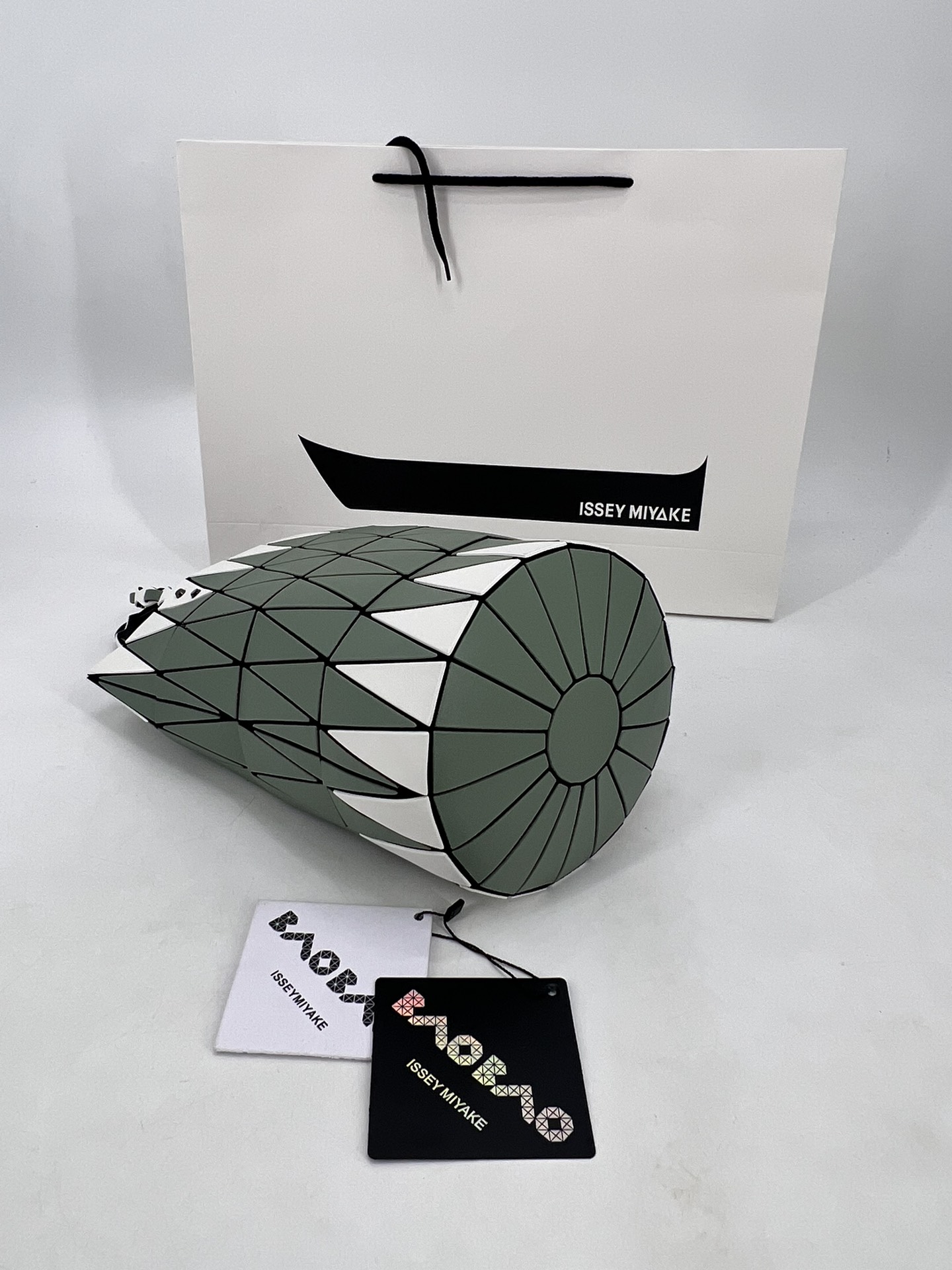 Issey Miyake ～三宅一生 8月新款 菜篮子大小号