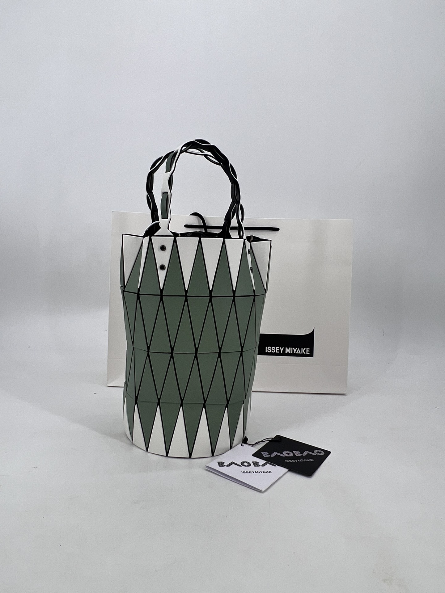 Issey Miyake ～三宅一生 8月新款 菜篮子大小号