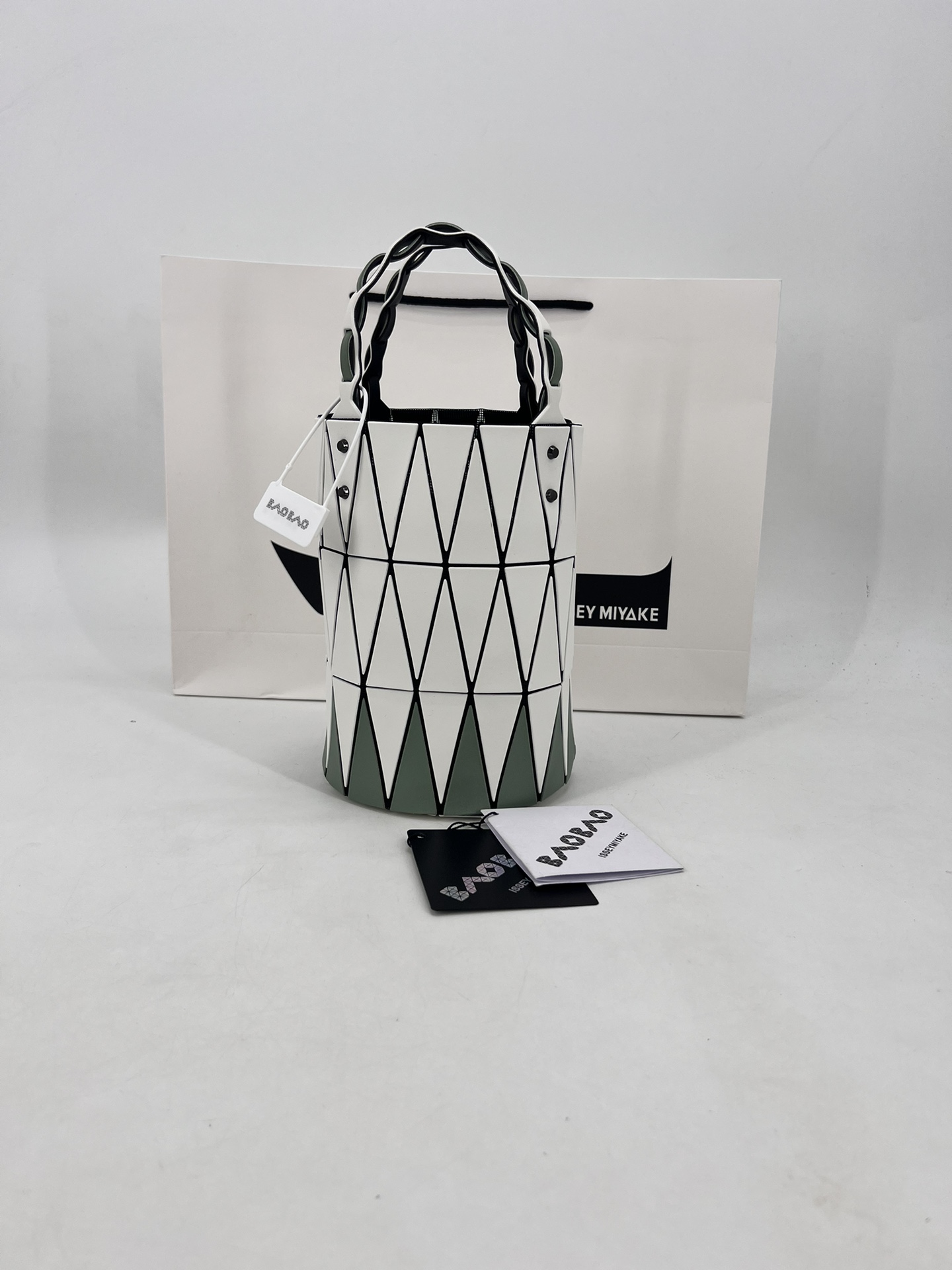 Issey Miyake ～三宅一生 8月新款 菜篮子大小号