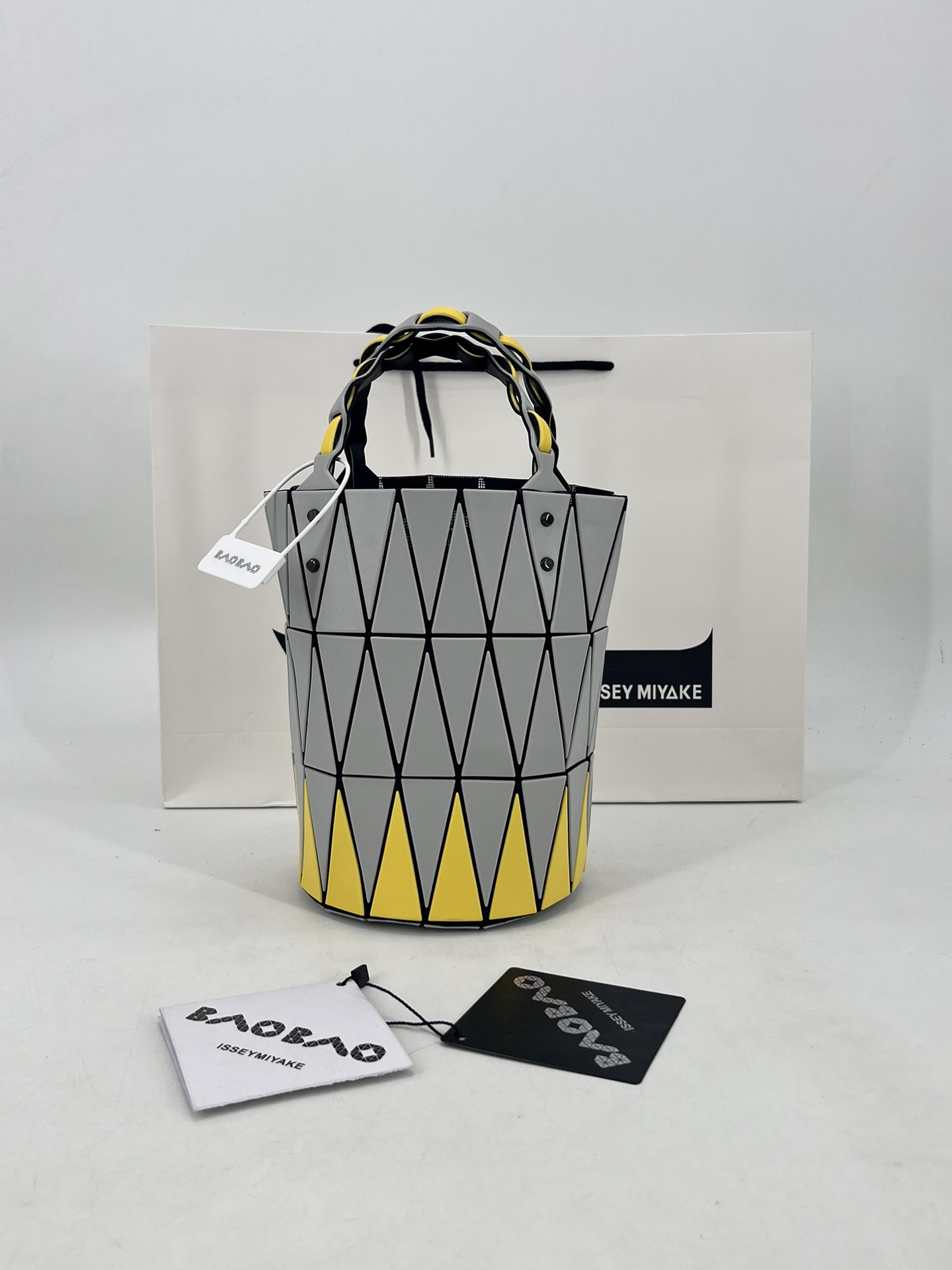 Issey Miyake ～三宅一生 8月新款 菜篮子大小号
