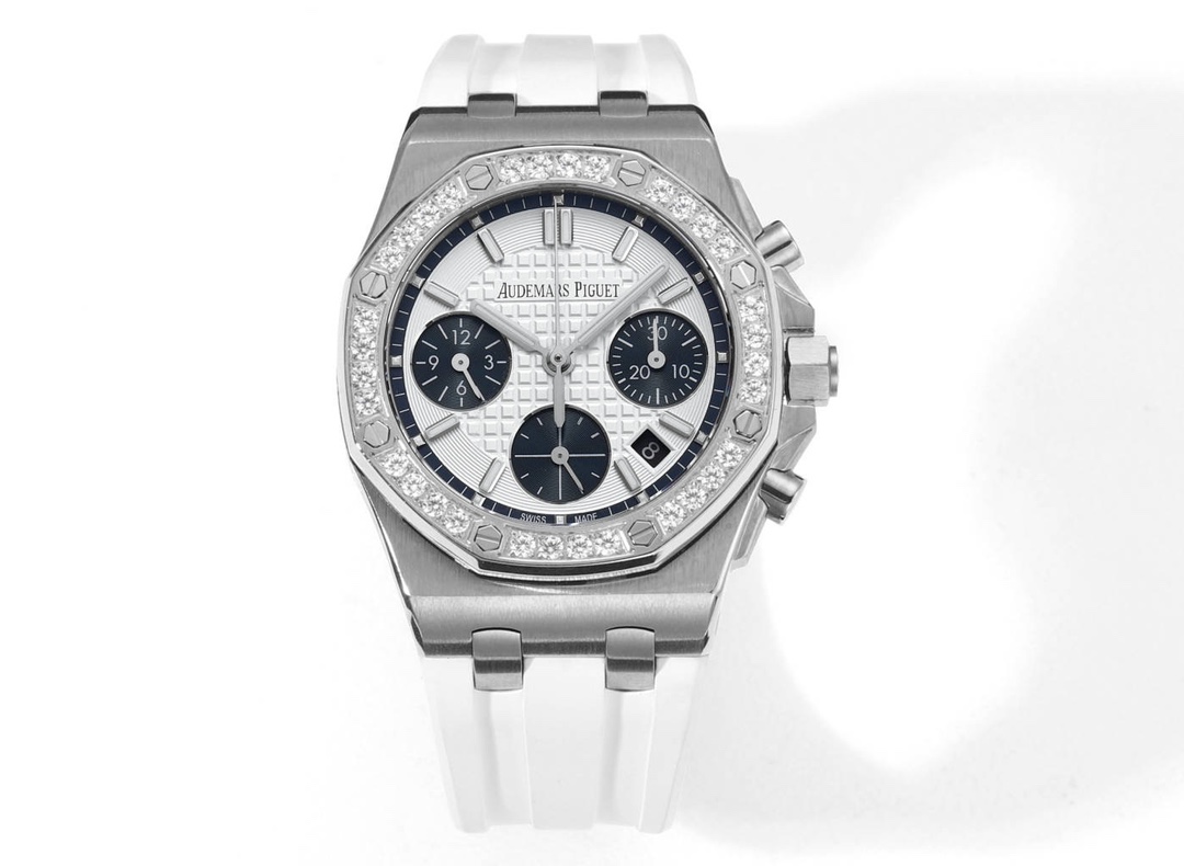 “AP Audemars Piguet Royal Oak Offshore Wings 37mm Mechanical Watch Review and Buying Guide” - 图片 8