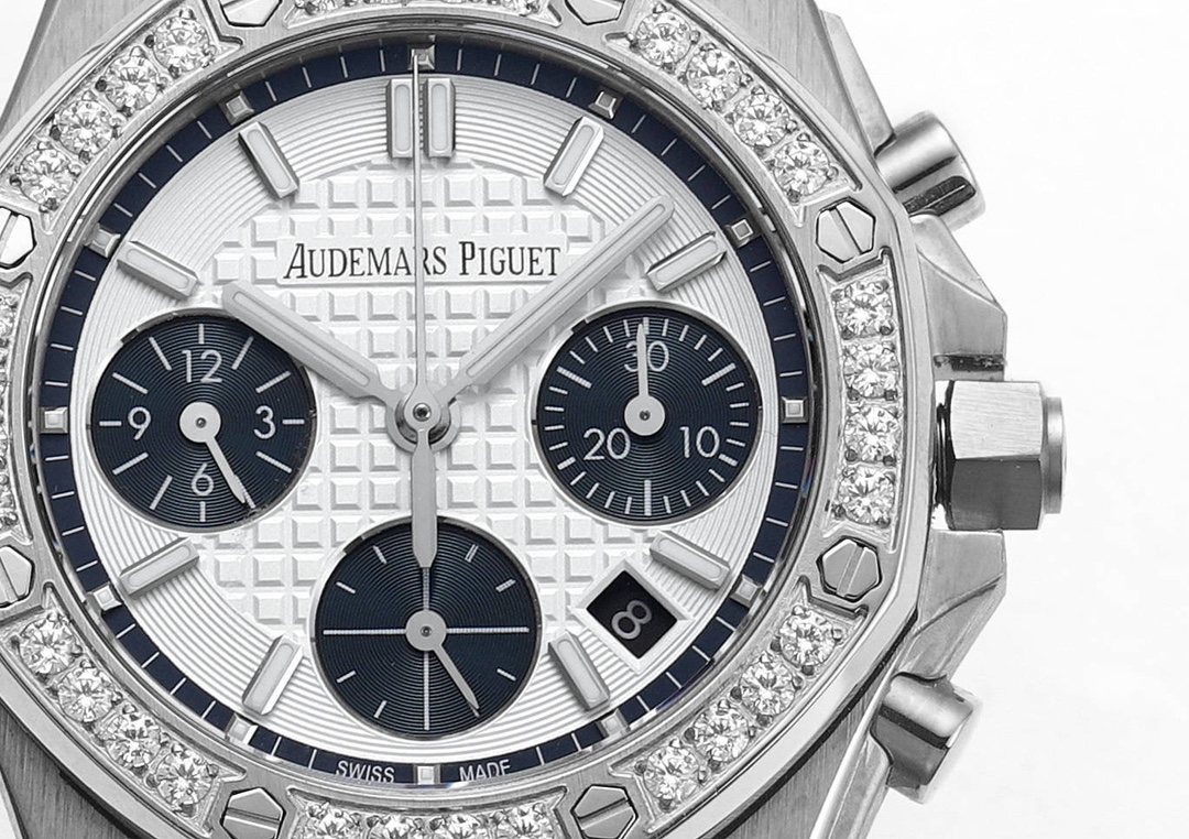 “AP Audemars Piguet Royal Oak Offshore Wings 37mm Mechanical Watch Review and Buying Guide” - 图片 9