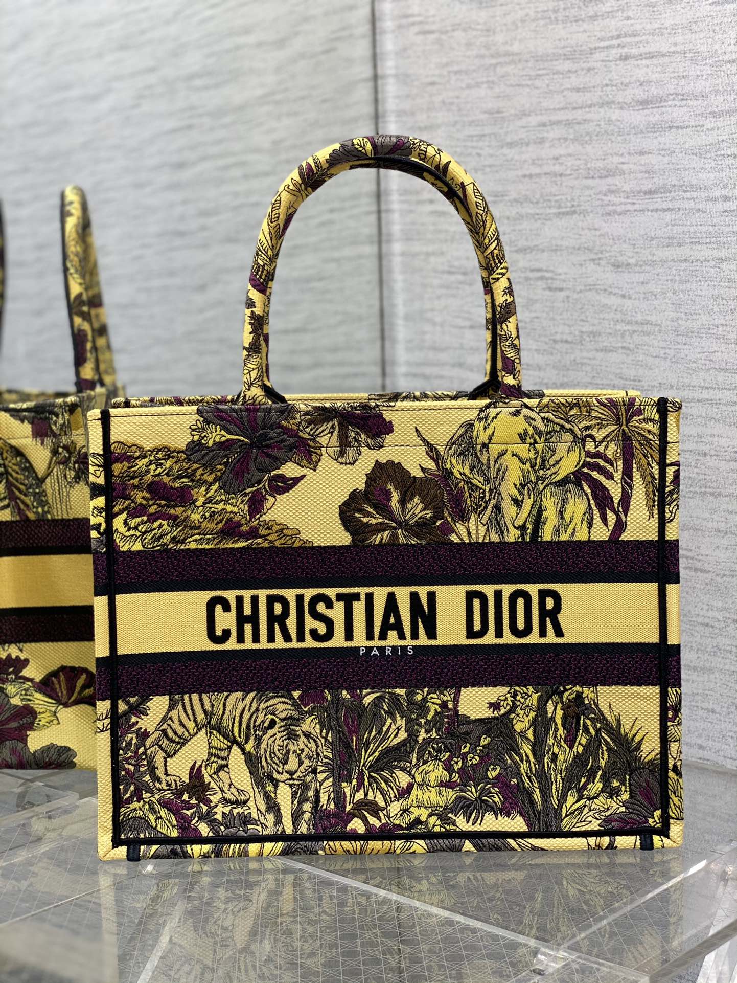 Dior средний Tote с цветочной вышивкой, комбинированный, с буквами, тоут