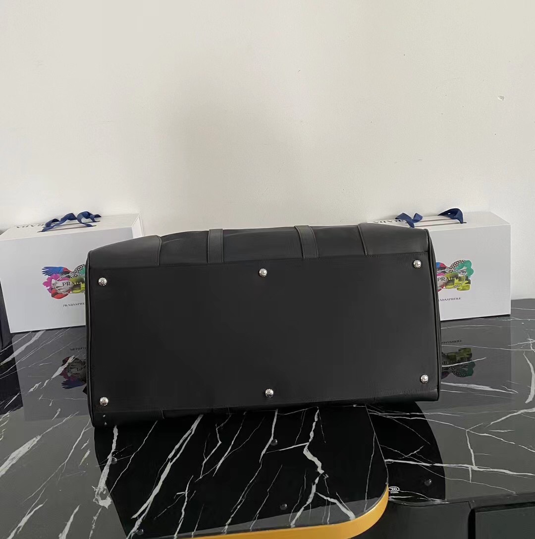 プラダ Saffianoレザー調整可能なショルダーバッグ