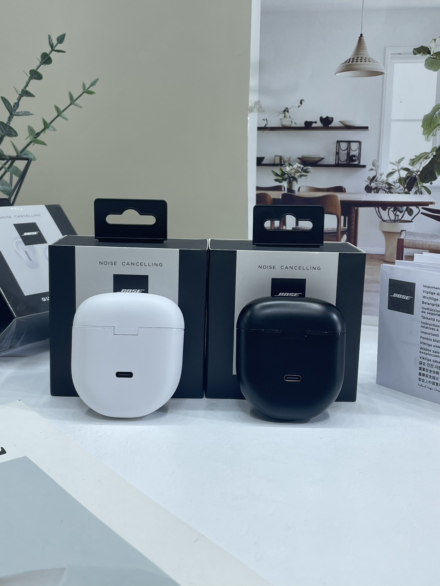 Bose QC大鲨二代主动降噪立体声蓝牙耳机!上耳绝对舒适,好评如潮,原厂原封,此款被福布斯杂志赞誉:将主动降噪带到了新高度!贵是贵了点,但是绝对物超所值,人品力荐!
广州国光出货,原封原厂,让贸易公司的熟人给拿出来的,大鲨绝对的是稀有货,代工厂常年有生产,能拿到一些,可能只有这一次!
业界最高配,双芯混合式数字降噪,11级声噪控制,听觉定制原声修复!高通旗舰芯片,原厂振膜,强劲低音,助力你的耳膜!
为降噪而生,里里外外,安安静静,真的无可挑剔!史上唯一一款能做到3分贝变化以上噪音隔绝的耳机,3分贝是降噪的关键,人耳可以感知的音量变化为3分贝,以3分贝作为主动降噪调节的增量节点,效果真的大赞的!
半开放式设计,降噪的同时防止耳疲劳,专业泄压,不给耳膜造成负担,给你带来舒适的降噪感!懂耳朵的降噪,确实不常见!戴一天也不会耳疲劳!
音质为王,低音澎湃,高音清晰!绝对对得起这个价格,是时候给你的耳朵配一款高货了!
现货200副,目前只谈出来这一批,国光原货,必须珍惜!
原封包装,送礼首选!
颜色:黑色、白色
品名:大鲨二代主动降噪蓝牙耳机
studio buds+ 真无线耳机 蓝牙耳机 兼容苹果安卓系统 黑 白 两色现货,支持一件代发
售后退换条件:产品都是全新产品 非质量问题不可退换 质量问题可收到货三天之内支持退换货 其余情况壳料保护好售后三个月免费换新!
