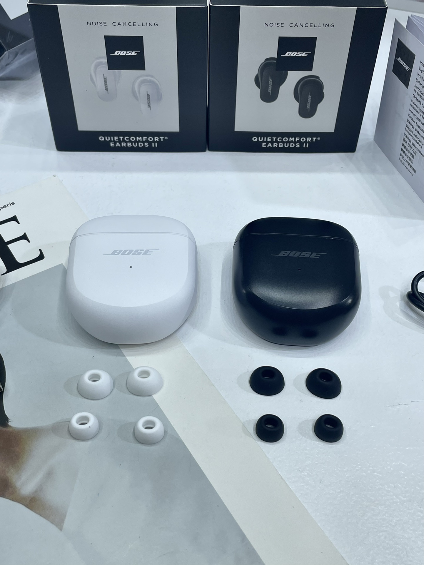 Bose QC大鲨二代主动降噪立体声蓝牙耳机!上耳绝对舒适,好评如潮,原厂原封,此款被福布斯杂志赞誉:将主动降噪带到了新高度!贵是贵了点,但是绝对物超所值,人品力荐!
广州国光出货,原封原厂,让贸易公司的熟人给拿出来的,大鲨绝对的是稀有货,代工厂常年有生产,能拿到一些,可能只有这一次!
业界最高配,双芯混合式数字降噪,11级声噪控制,听觉定制原声修复!高通旗舰芯片,原厂振膜,强劲低音,助力你的耳膜!
为降噪而生,里里外外,安安静静,真的无可挑剔!史上唯一一款能做到3分贝变化以上噪音隔绝的耳机,3分贝是降噪的关键,人耳可以感知的音量变化为3分贝,以3分贝作为主动降噪调节的增量节点,效果真的大赞的!
半开放式设计,降噪的同时防止耳疲劳,专业泄压,不给耳膜造成负担,给你带来舒适的降噪感!懂耳朵的降噪,确实不常见!戴一天也不会耳疲劳!
音质为王,低音澎湃,高音清晰!绝对对得起这个价格,是时候给你的耳朵配一款高货了!
现货200副,目前只谈出来这一批,国光原货,必须珍惜!
原封包装,送礼首选!
颜色:黑色、白色
品名:大鲨二代主动降噪蓝牙耳机
studio buds+ 真无线耳机 蓝牙耳机 兼容苹果安卓系统 黑 白 两色现货,支持一件代发
售后退换条件:产品都是全新产品 非质量问题不可退换 质量问题可收到货三天之内支持退换货 其余情况壳料保护好售后三个月免费换新!
