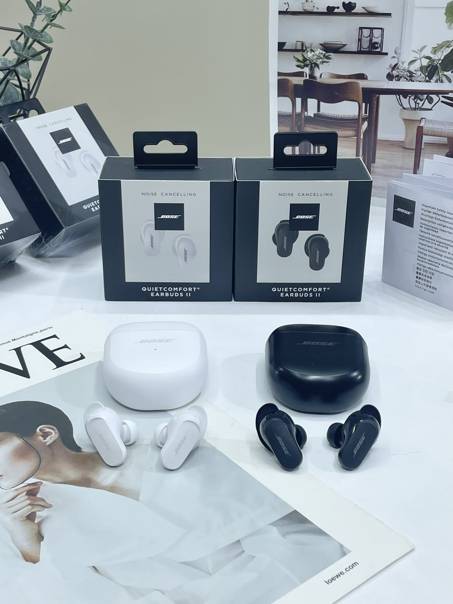 Bose QC大鲨二代主动降噪立体声蓝牙耳机!上耳绝对舒适,好评如潮,原厂原封,此款被福布斯杂志赞誉:将主动降噪带到了新高度!贵是贵了点,但是绝对物超所值,人品力荐!
广州国光出货,原封原厂,让贸易公司的熟人给拿出来的,大鲨绝对的是稀有货,代工厂常年有生产,能拿到一些,可能只有这一次!
业界最高配,双芯混合式数字降噪,11级声噪控制,听觉定制原声修复!高通旗舰芯片,原厂振膜,强劲低音,助力你的耳膜!
为降噪而生,里里外外,安安静静,真的无可挑剔!史上唯一一款能做到3分贝变化以上噪音隔绝的耳机,3分贝是降噪的关键,人耳可以感知的音量变化为3分贝,以3分贝作为主动降噪调节的增量节点,效果真的大赞的!
半开放式设计,降噪的同时防止耳疲劳,专业泄压,不给耳膜造成负担,给你带来舒适的降噪感!懂耳朵的降噪,确实不常见!戴一天也不会耳疲劳!
音质为王,低音澎湃,高音清晰!绝对对得起这个价格,是时候给你的耳朵配一款高货了!
现货200副,目前只谈出来这一批,国光原货,必须珍惜!
原封包装,送礼首选!
颜色:黑色、白色
品名:大鲨二代主动降噪蓝牙耳机
studio buds+ 真无线耳机 蓝牙耳机 兼容苹果安卓系统 黑 白 两色现货,支持一件代发
售后退换条件:产品都是全新产品 非质量问题不可退换 质量问题可收到货三天之内支持退换货 其余情况壳料保护好售后三个月免费换新!