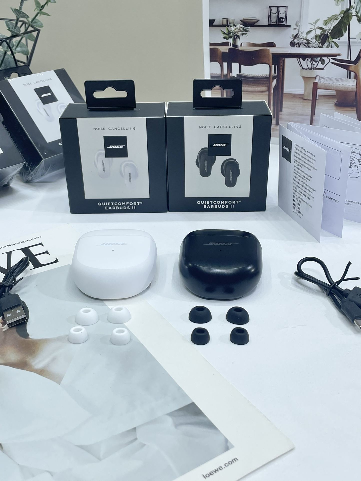 Bose QC大鲨二代主动降噪立体声蓝牙耳机!上耳绝对舒适,好评如潮,原厂原封,此款被福布斯杂志赞誉:将主动降噪带到了新高度!贵是贵了点,但是绝对物超所值,人品力荐!
广州国光出货,原封原厂,让贸易公司的熟人给拿出来的,大鲨绝对的是稀有货,代工厂常年有生产,能拿到一些,可能只有这一次!
业界最高配,双芯混合式数字降噪,11级声噪控制,听觉定制原声修复!高通旗舰芯片,原厂振膜,强劲低音,助力你的耳膜!
为降噪而生,里里外外,安安静静,真的无可挑剔!史上唯一一款能做到3分贝变化以上噪音隔绝的耳机,3分贝是降噪的关键,人耳可以感知的音量变化为3分贝,以3分贝作为主动降噪调节的增量节点,效果真的大赞的!
半开放式设计,降噪的同时防止耳疲劳,专业泄压,不给耳膜造成负担,给你带来舒适的降噪感!懂耳朵的降噪,确实不常见!戴一天也不会耳疲劳!
音质为王,低音澎湃,高音清晰!绝对对得起这个价格,是时候给你的耳朵配一款高货了!
现货200副,目前只谈出来这一批,国光原货,必须珍惜!
原封包装,送礼首选!
颜色:黑色、白色
品名:大鲨二代主动降噪蓝牙耳机
studio buds+ 真无线耳机 蓝牙耳机 兼容苹果安卓系统 黑 白 两色现货,支持一件代发
售后退换条件:产品都是全新产品 非质量问题不可退换 质量问题可收到货三天之内支持退换货 其余情况壳料保护好售后三个月免费换新!