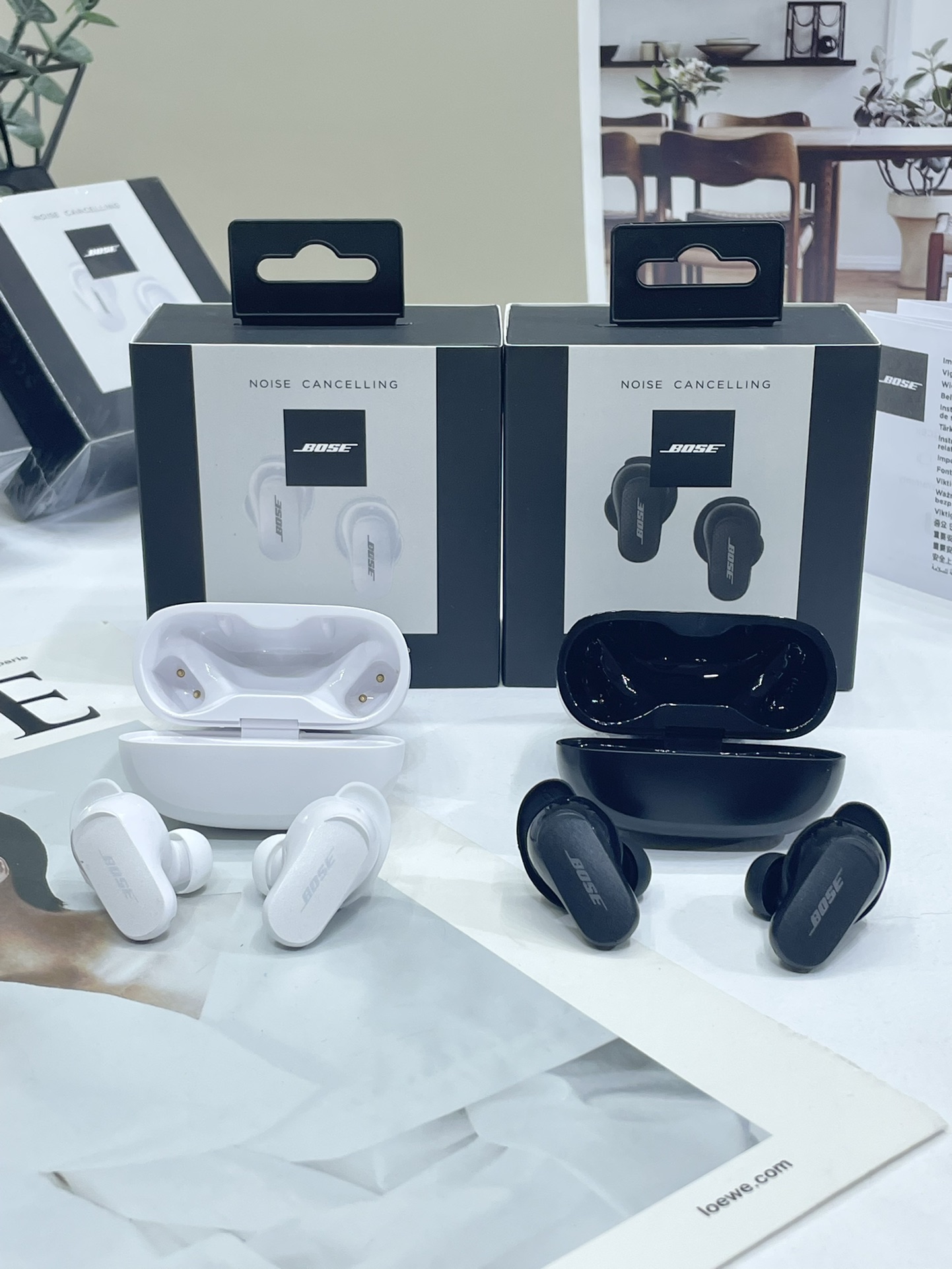 Bose QC大鲨二代主动降噪立体声蓝牙耳机!上耳绝对舒适,好评如潮,原厂原封,此款被福布斯杂志赞誉:将主动降噪带到了新高度!贵是贵了点,但是绝对物超所值,人品力荐!
广州国光出货,原封原厂,让贸易公司的熟人给拿出来的,大鲨绝对的是稀有货,代工厂常年有生产,能拿到一些,可能只有这一次!
业界最高配,双芯混合式数字降噪,11级声噪控制,听觉定制原声修复!高通旗舰芯片,原厂振膜,强劲低音,助力你的耳膜!
为降噪而生,里里外外,安安静静,真的无可挑剔!史上唯一一款能做到3分贝变化以上噪音隔绝的耳机,3分贝是降噪的关键,人耳可以感知的音量变化为3分贝,以3分贝作为主动降噪调节的增量节点,效果真的大赞的!
半开放式设计,降噪的同时防止耳疲劳,专业泄压,不给耳膜造成负担,给你带来舒适的降噪感!懂耳朵的降噪,确实不常见!戴一天也不会耳疲劳!
音质为王,低音澎湃,高音清晰!绝对对得起这个价格,是时候给你的耳朵配一款高货了!
现货200副,目前只谈出来这一批,国光原货,必须珍惜!
原封包装,送礼首选!
颜色:黑色、白色
品名:大鲨二代主动降噪蓝牙耳机
studio buds+ 真无线耳机 蓝牙耳机 兼容苹果安卓系统 黑 白 两色现货,支持一件代发
售后退换条件:产品都是全新产品 非质量问题不可退换 质量问题可收到货三天之内支持退换货 其余情况壳料保护好售后三个月免费换新!