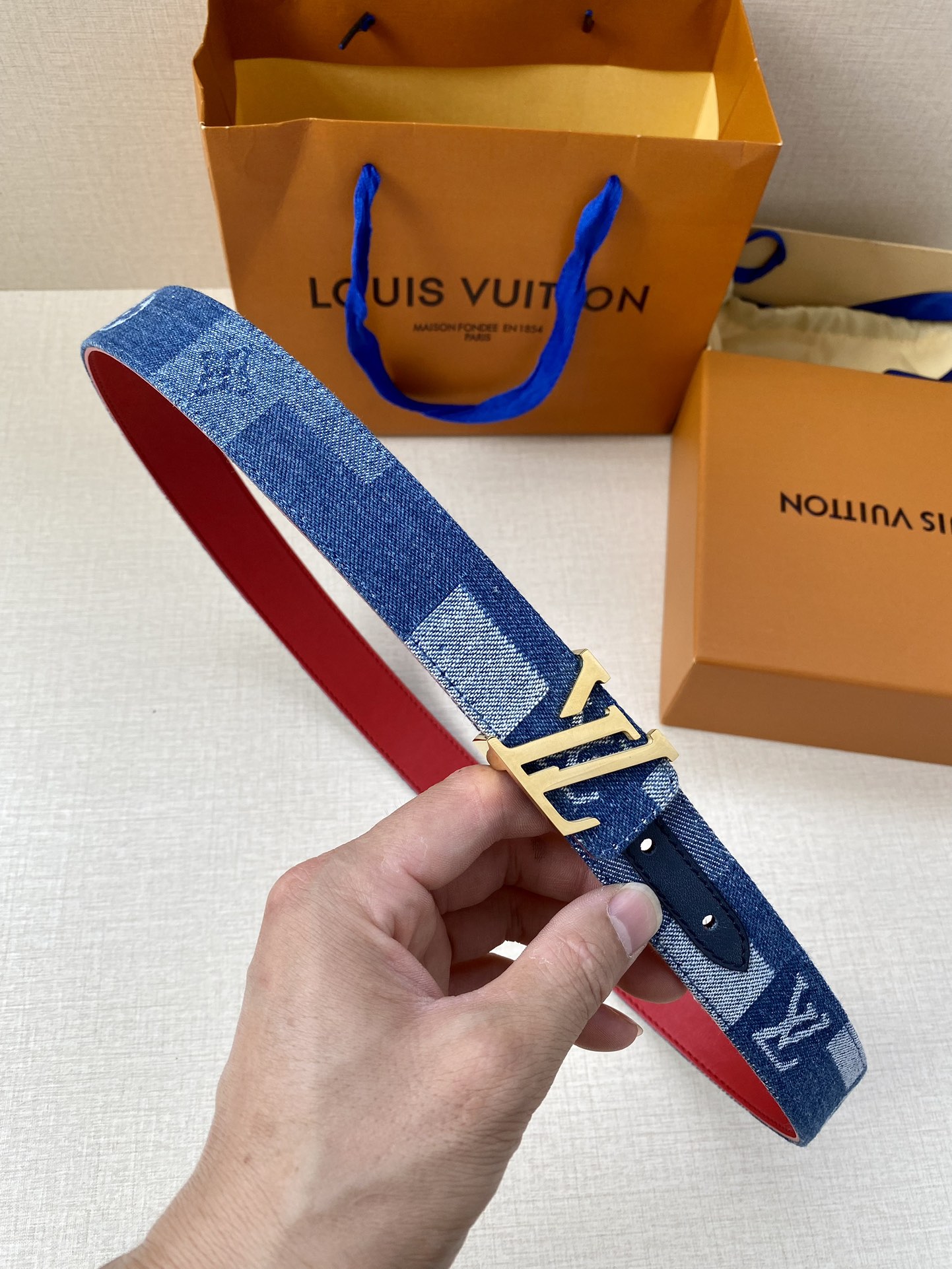 本款LVInitiales30毫米双