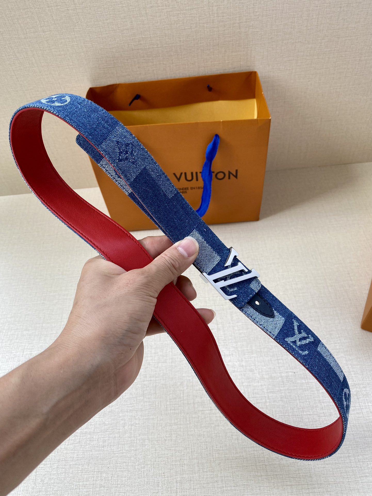 本款LVInitiales30毫米双